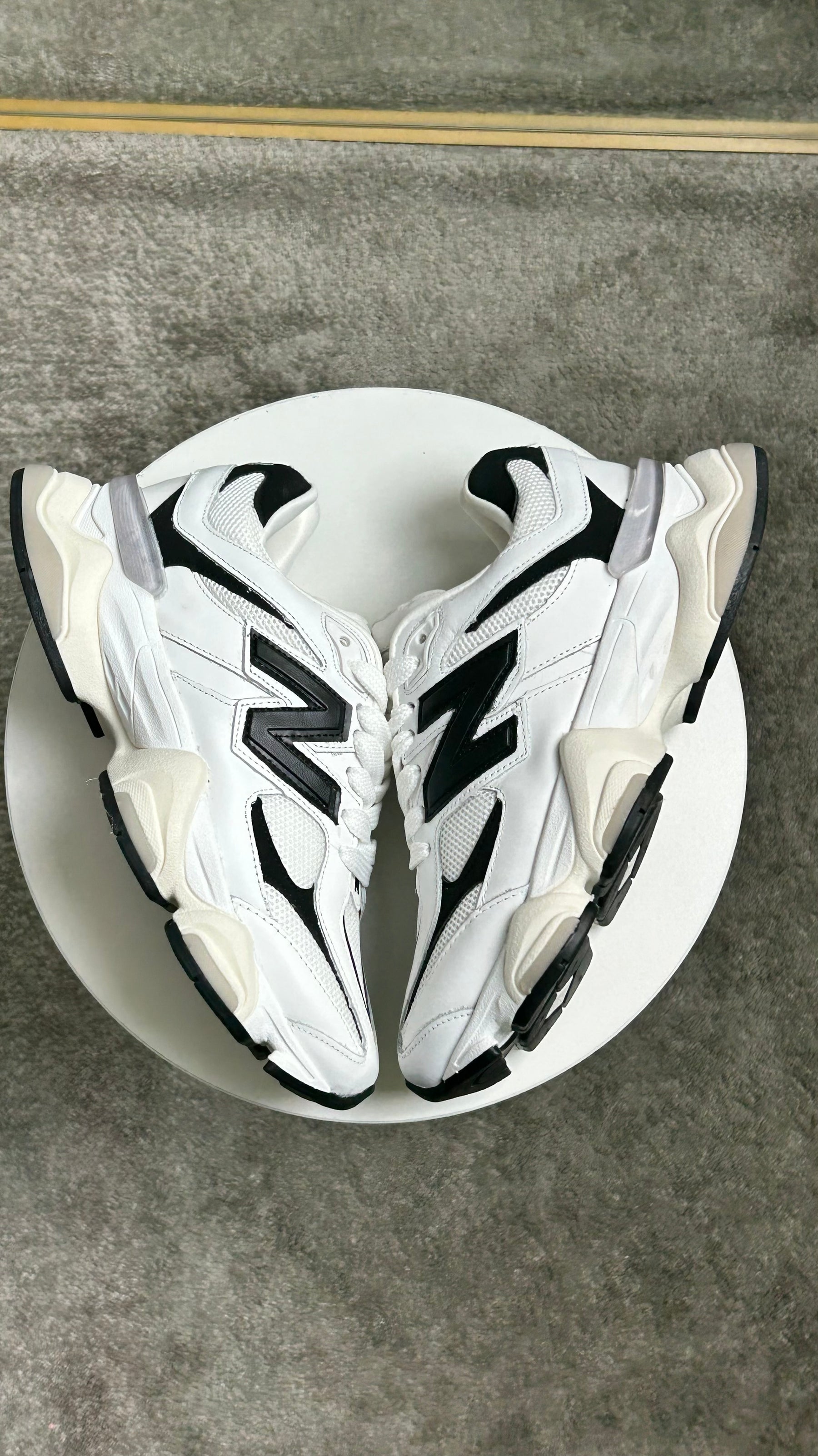 Tênis New 9060 Branco e Preto