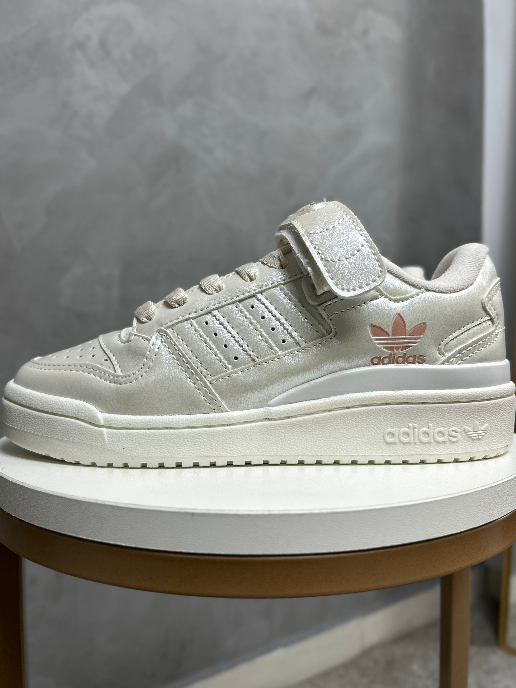 Tênis Fórum - Pérola - Couro Eco