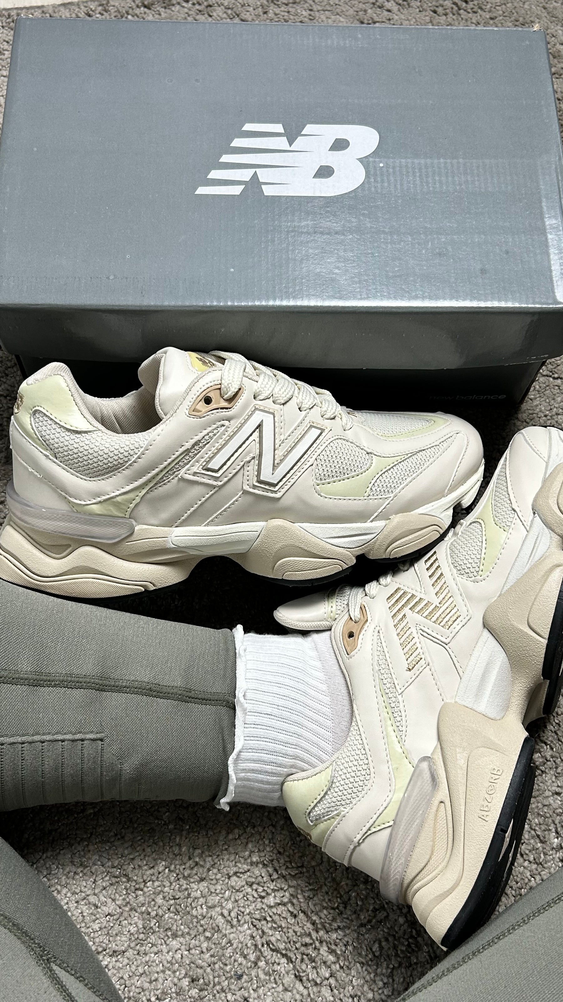 Tênis New 9060 Bege e Verde
