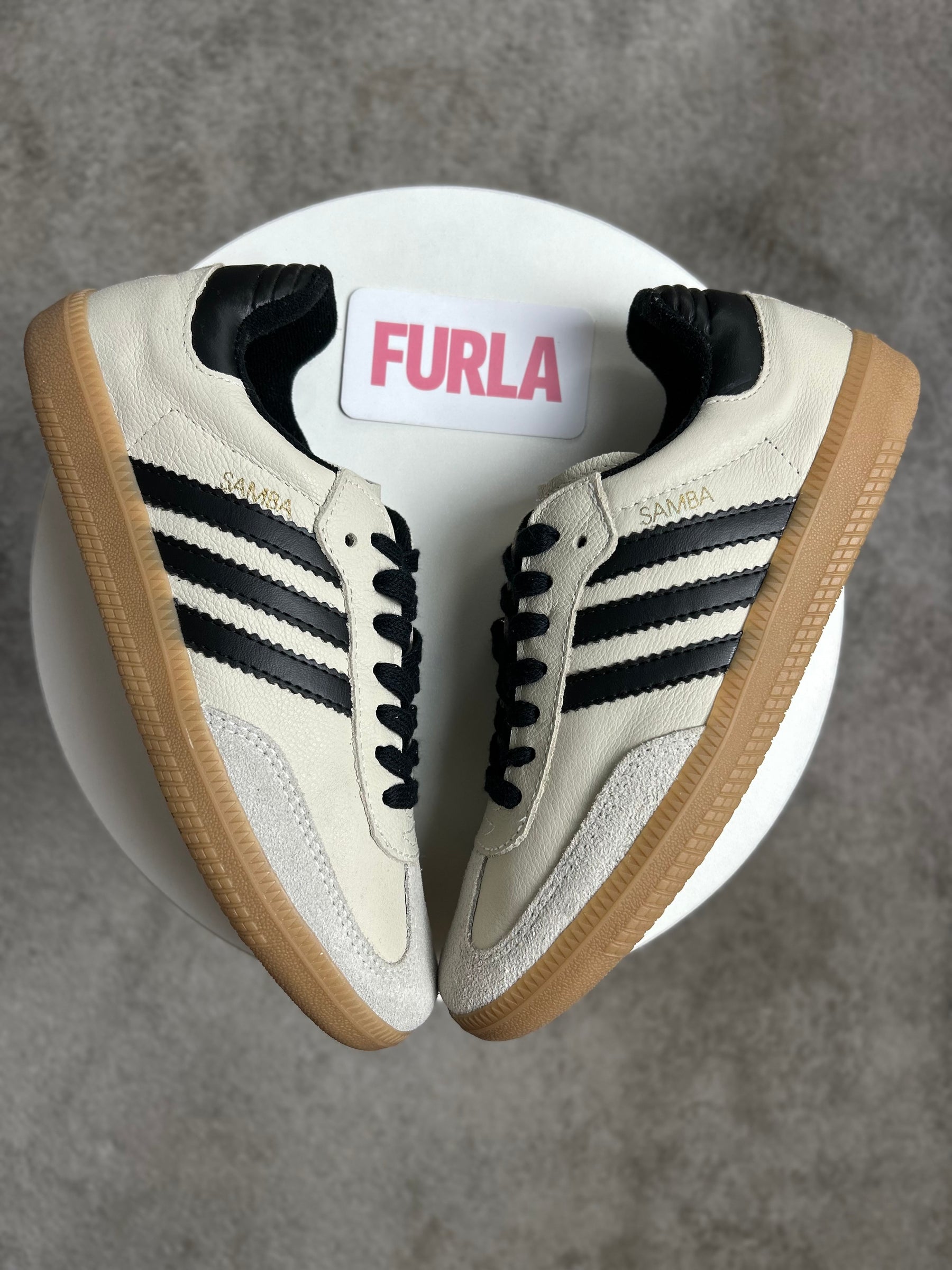 Tênis SMB - Off e Preto - Couro legítimo