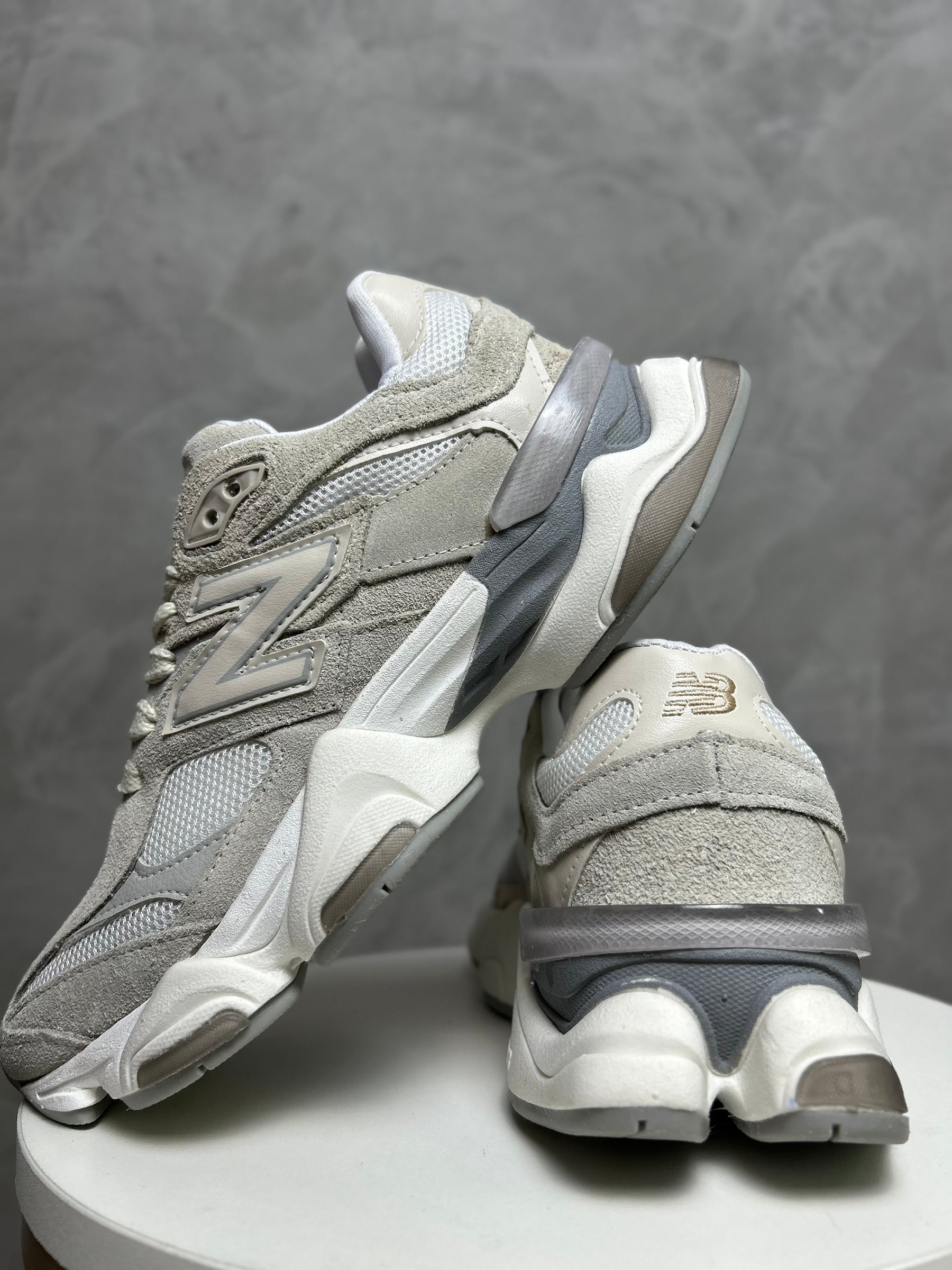 Tênis New 9060 Cinza e Bege