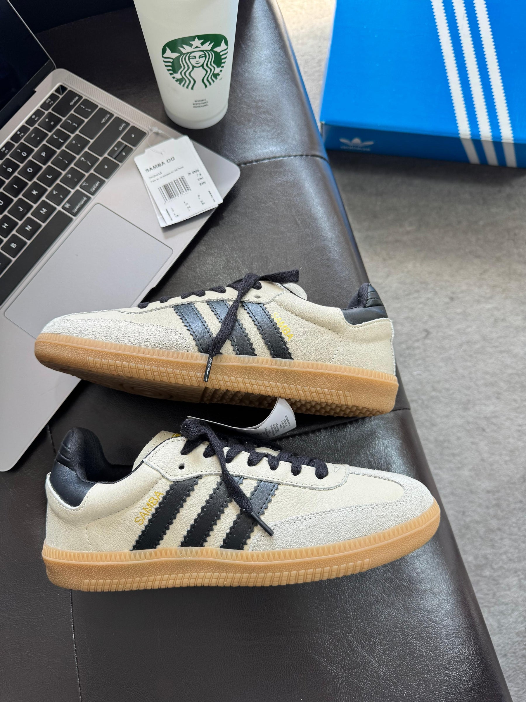 Tênis SMB - Off White com Preto - Couro legítimo