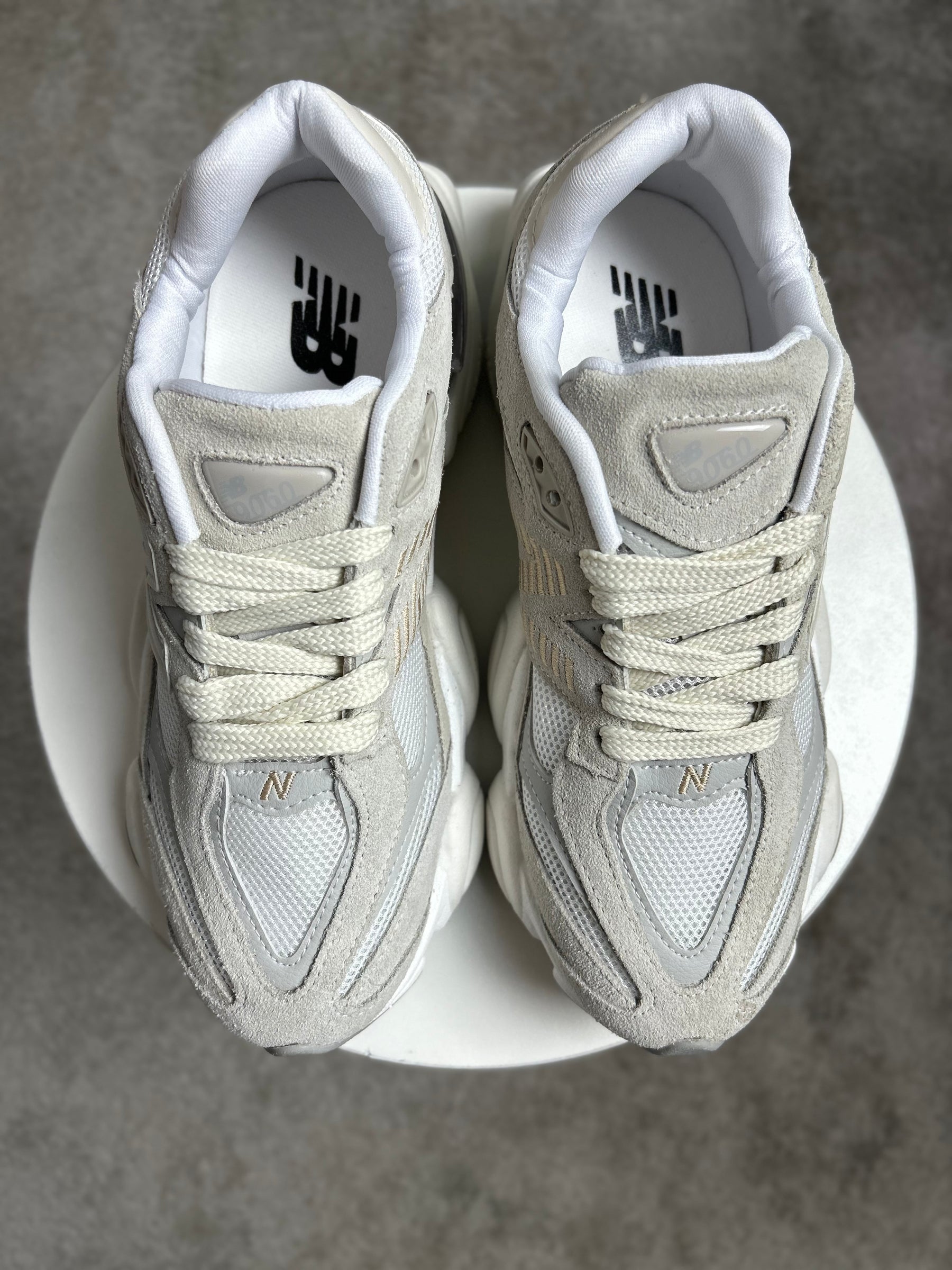 Tênis New 9060 Cinza e Bege