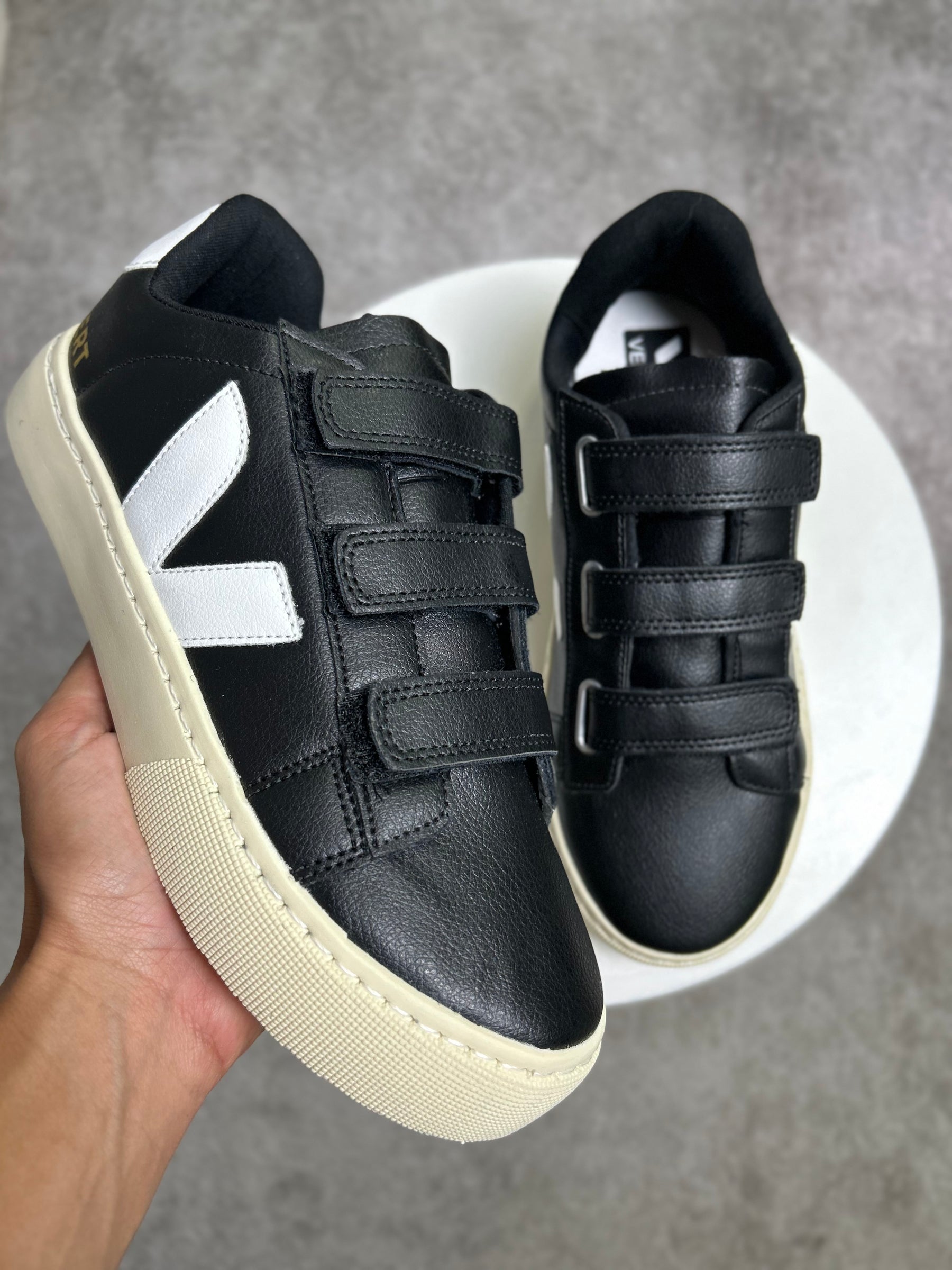 Tênis V Velcro Preto - Couro Eco