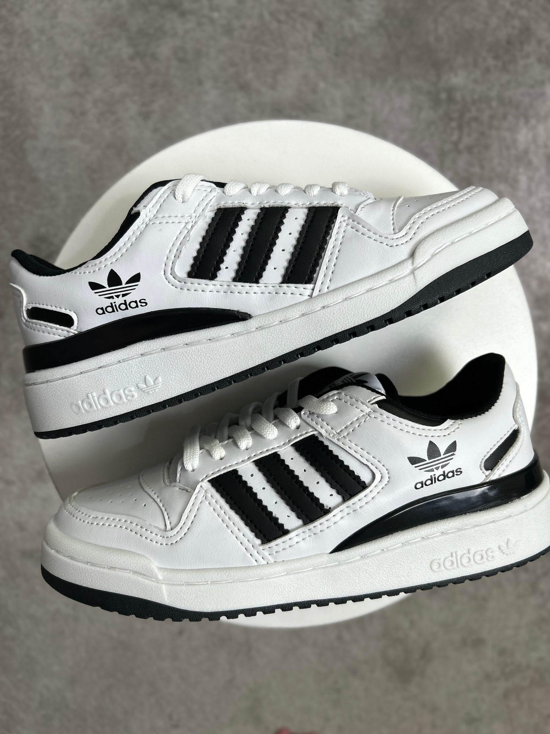 Tênis Fórum - Branco e Preto - Couro Eco