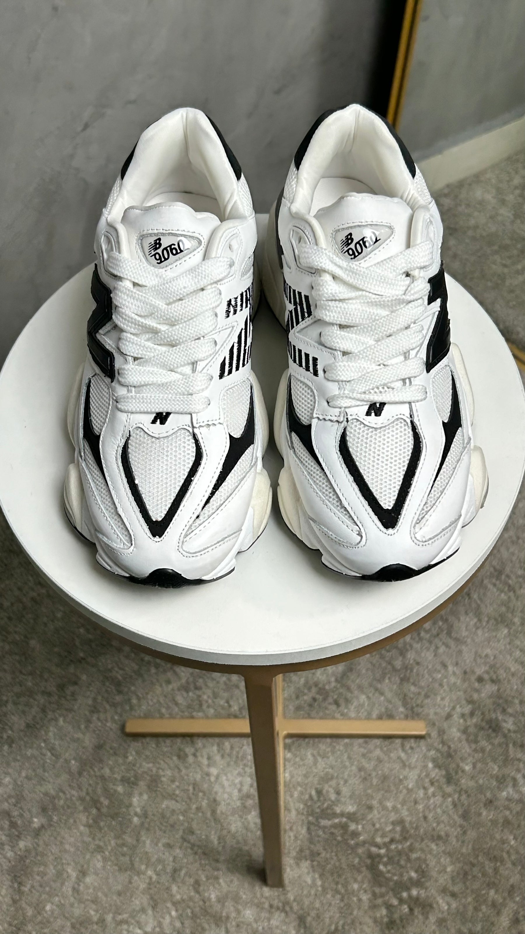 Tênis New 9060 Branco e Preto