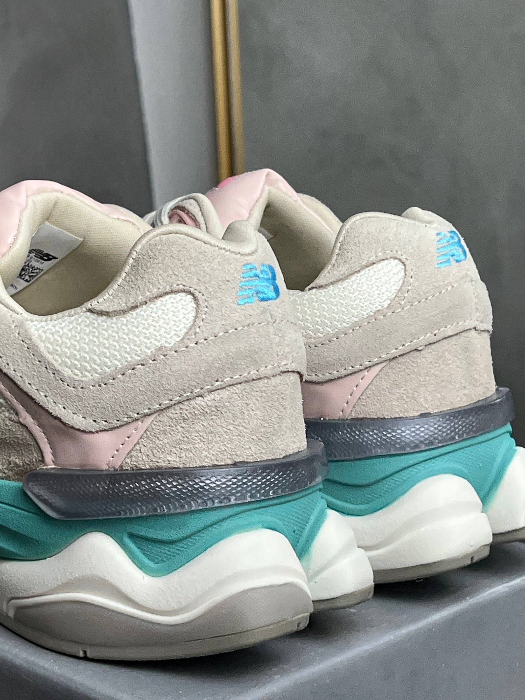 Tênis New 9060 Rose Piscine