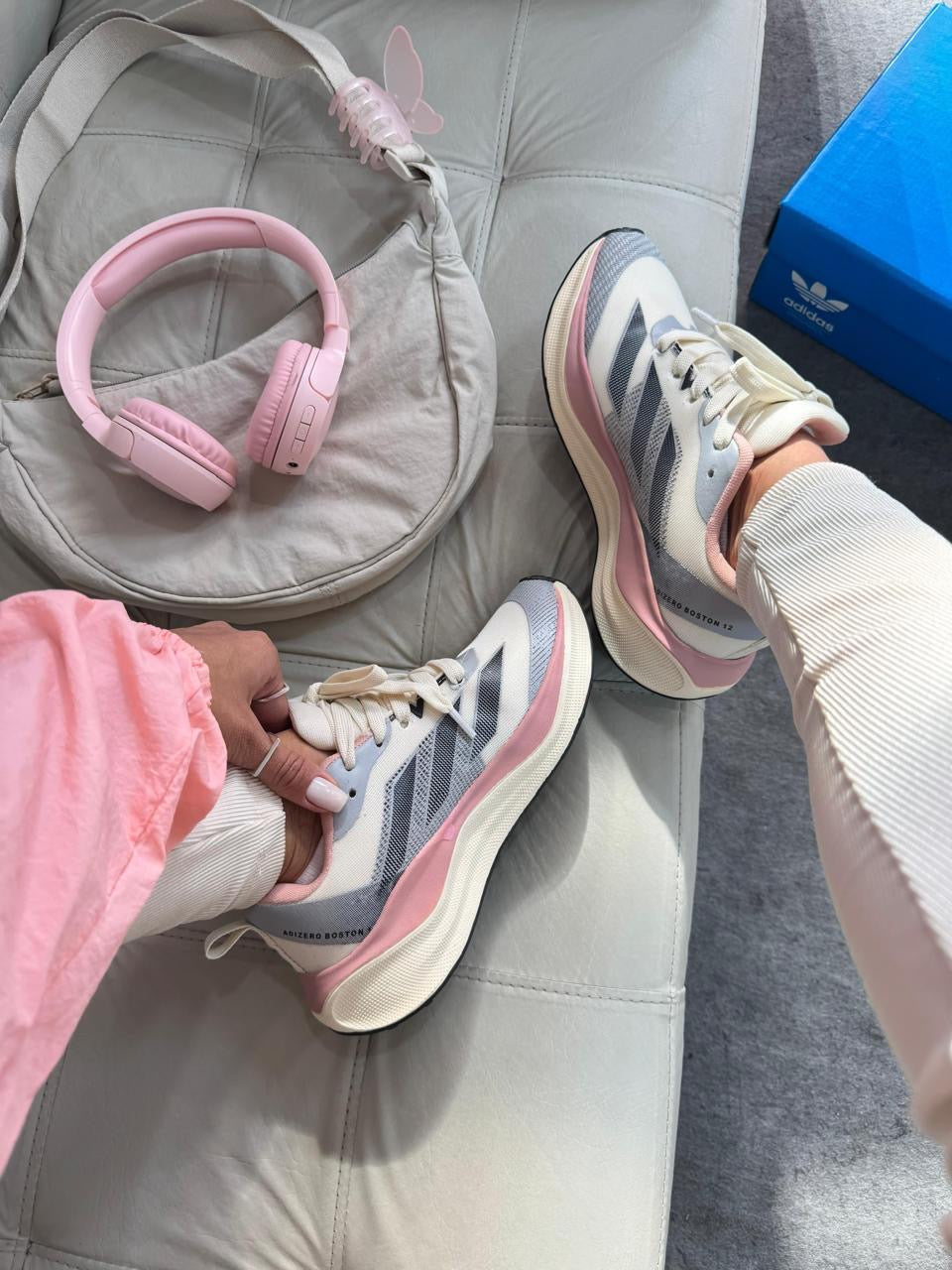 Tênis Adzero - Creme com Rosa