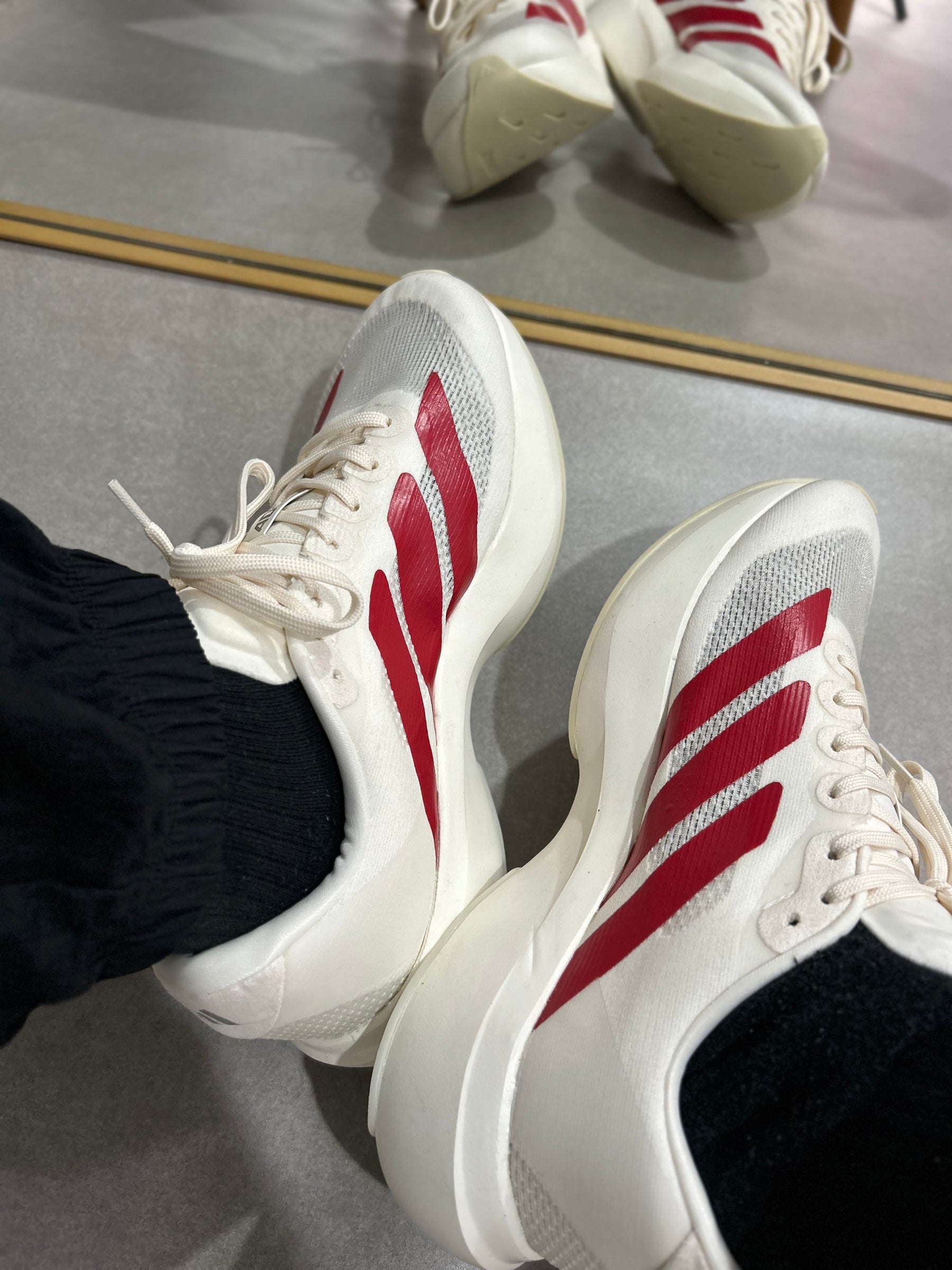 Tênis Adizero SL - Branco e Vermelho