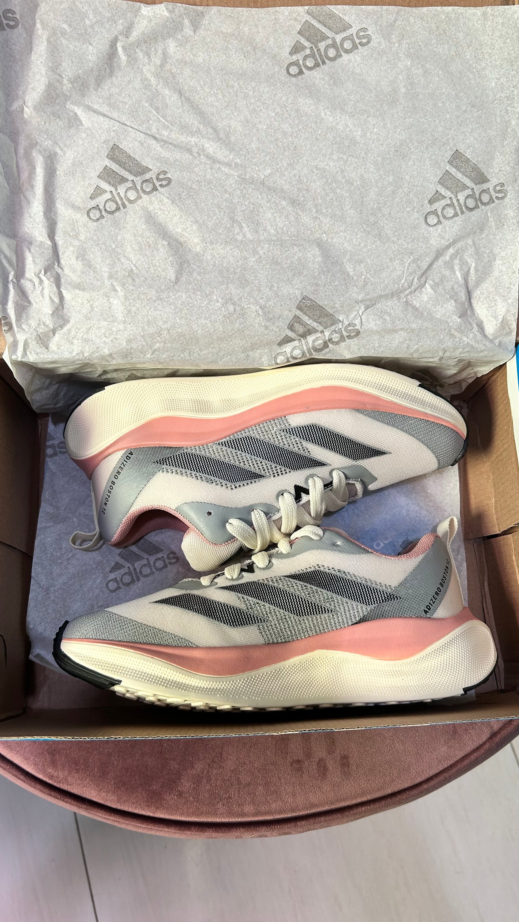 Tênis Adzero - Creme com Rosa