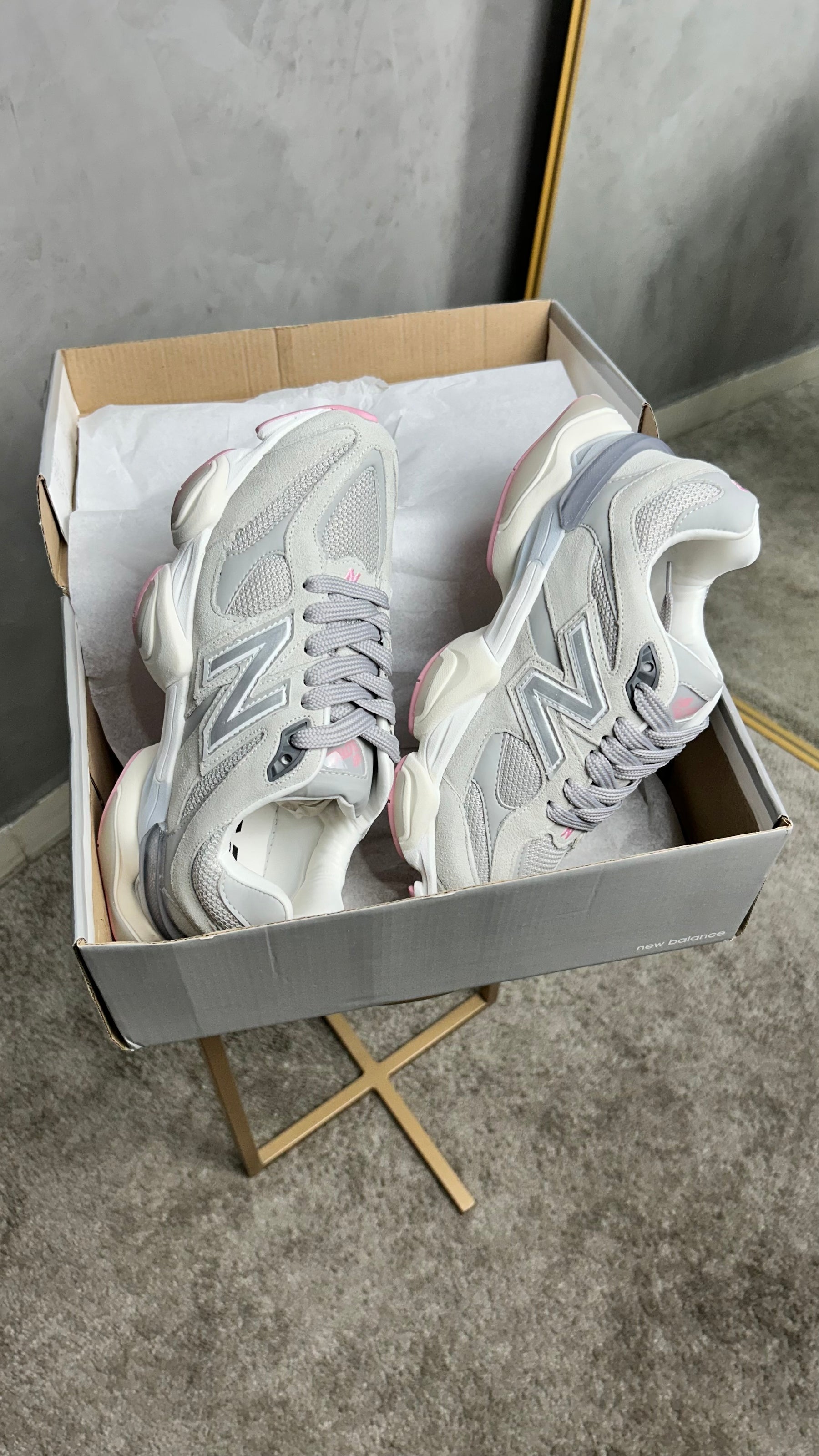 Tênis New 9060 - Cinza e Rosa