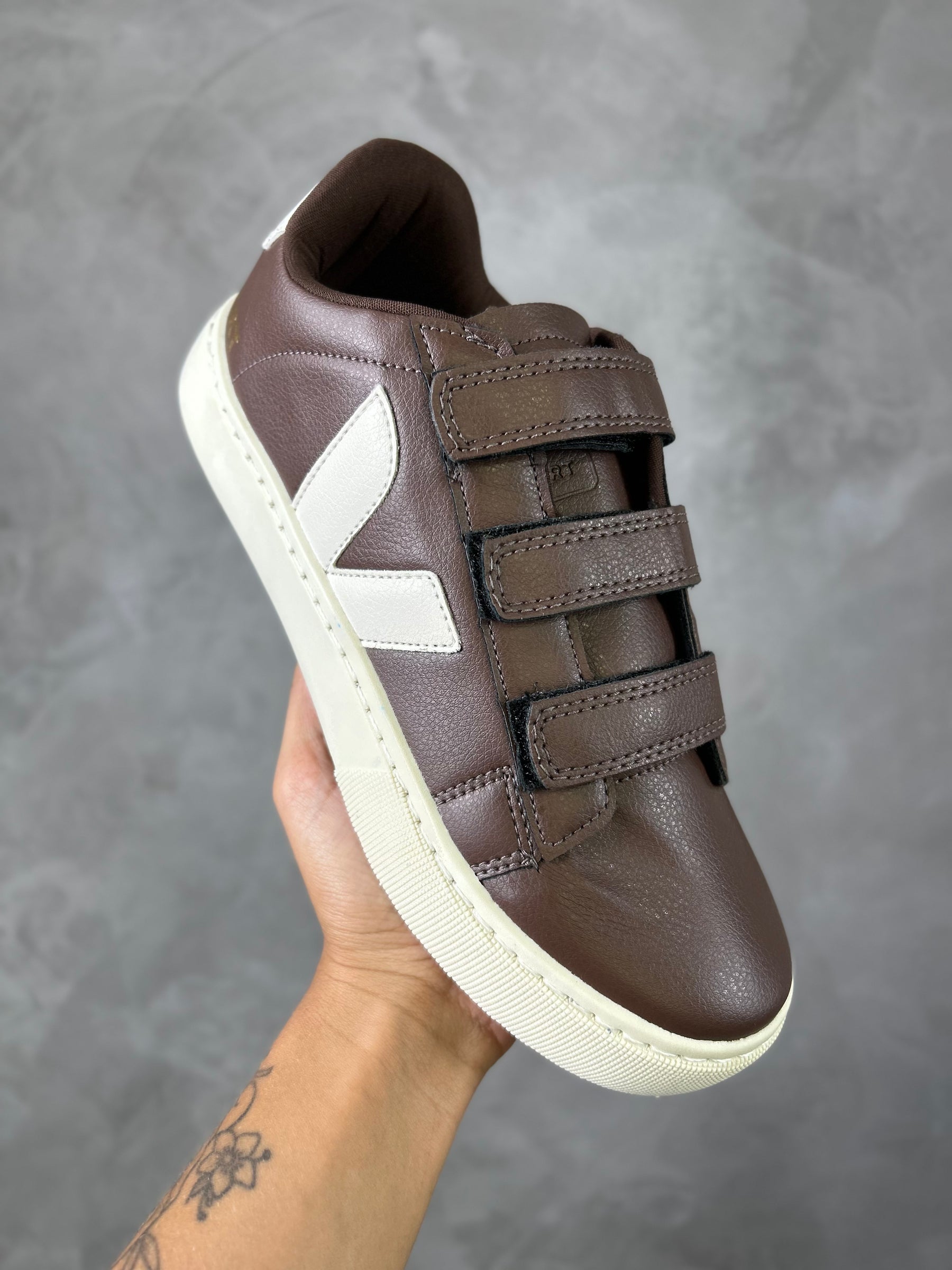 Tênis V Velcro Café - Couro Eco