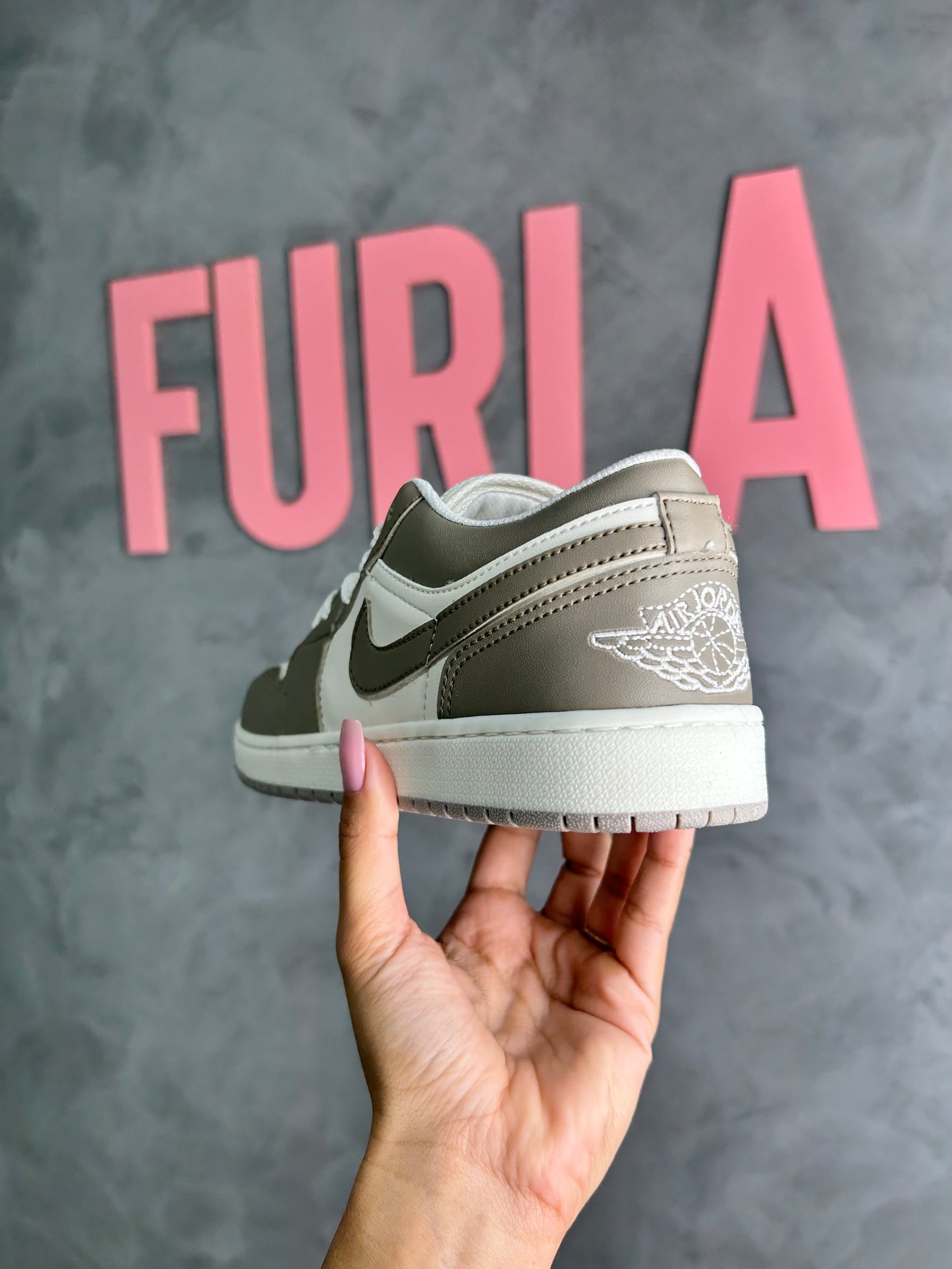 Tênis Air J - Marfim - Couro Eco