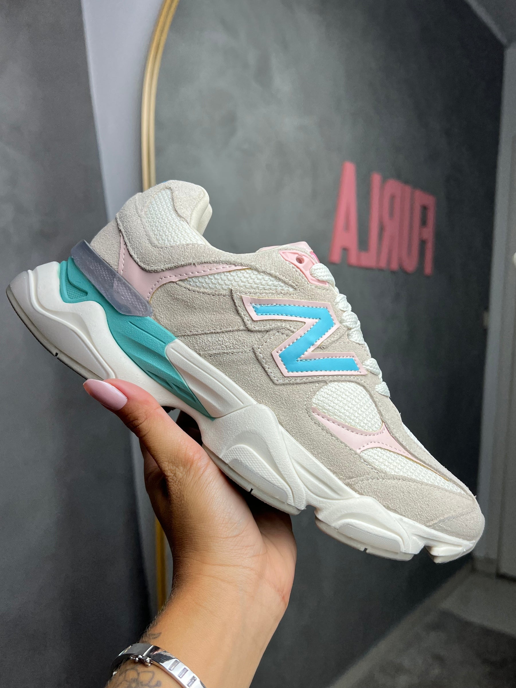 Tênis New 9060 Rose Piscine