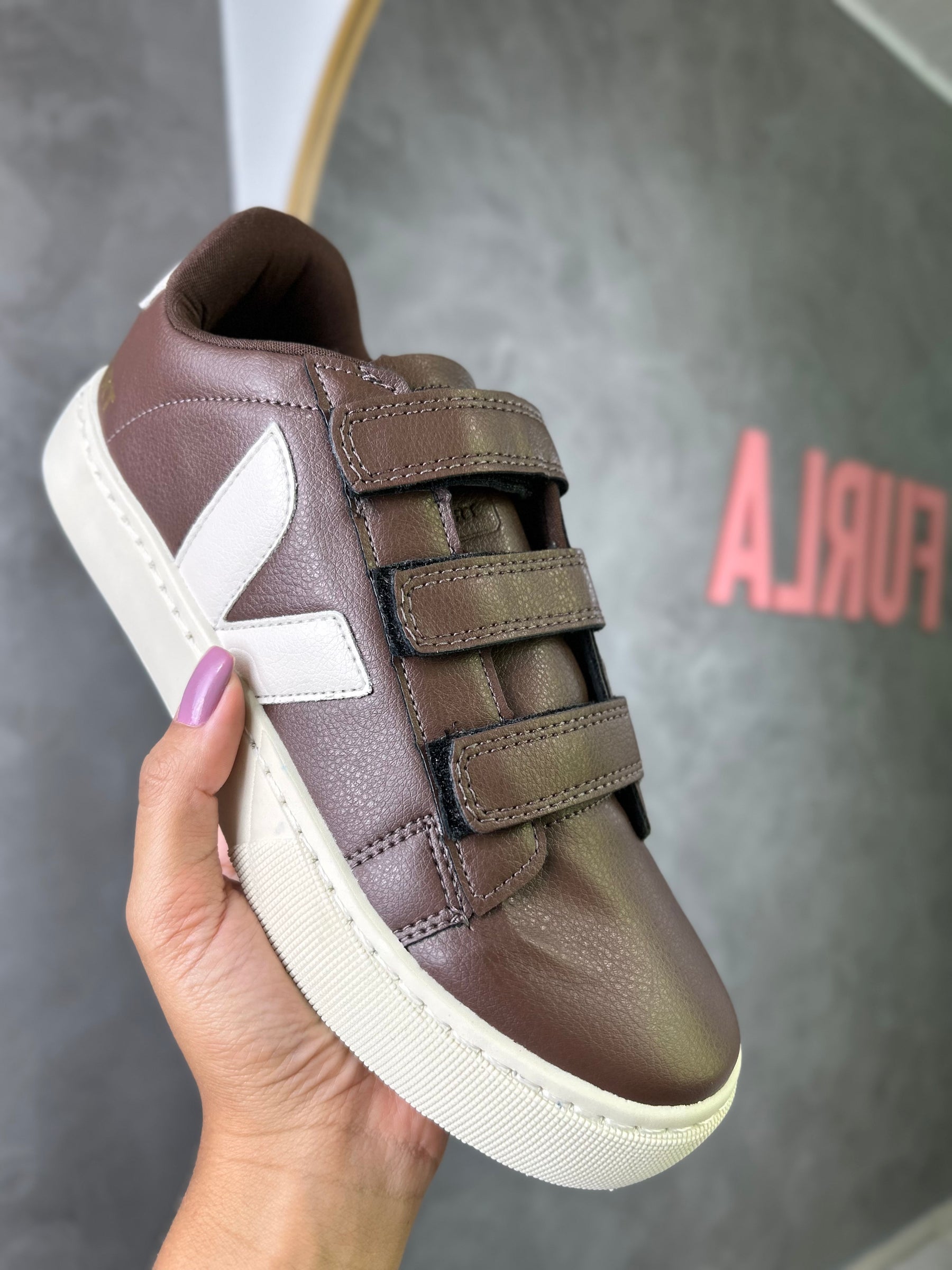 Tênis V Velcro Café - Couro Eco