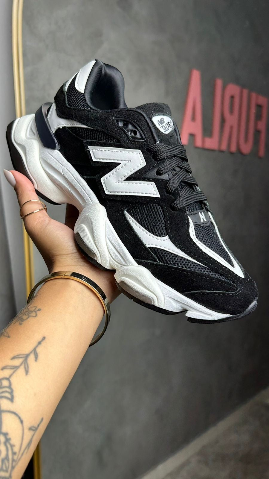 Tênis New 9060 Preto e Branco