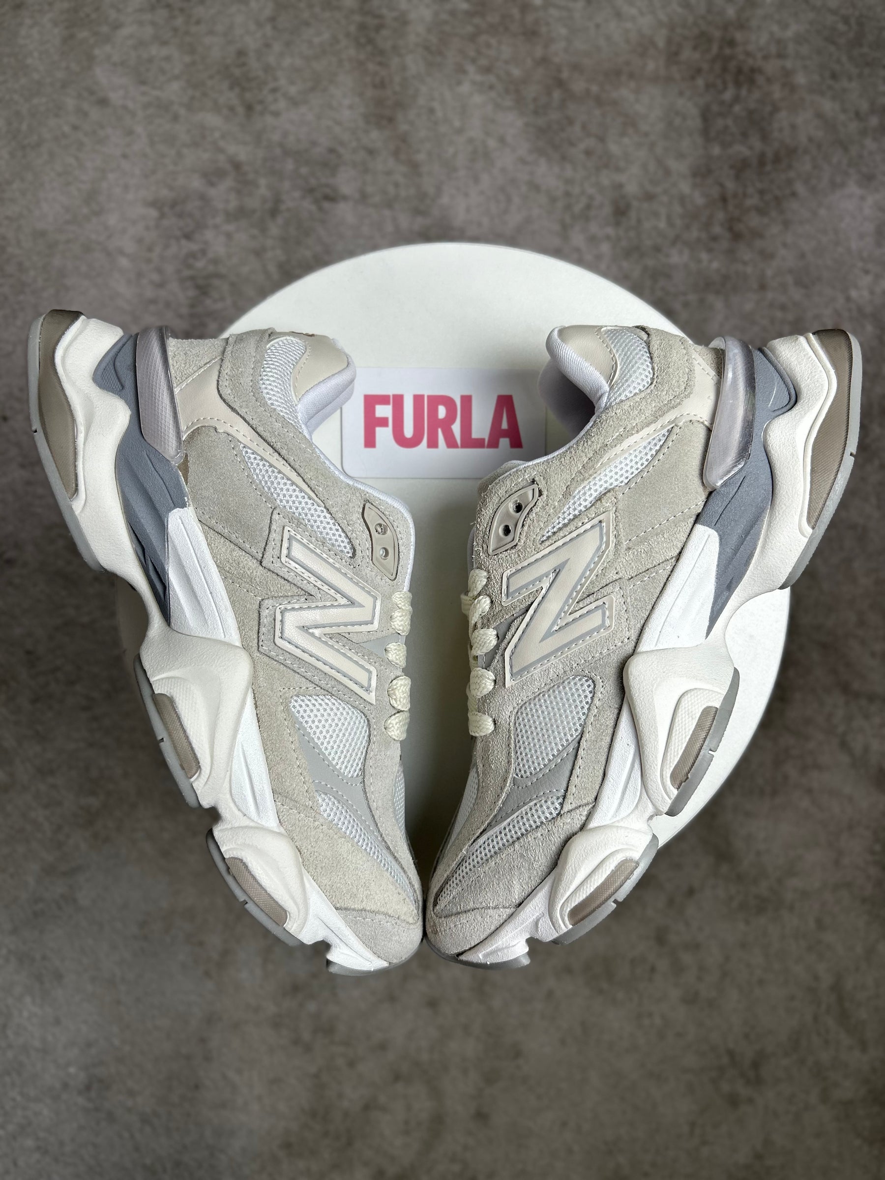 Tênis New 9060 Cinza e Bege