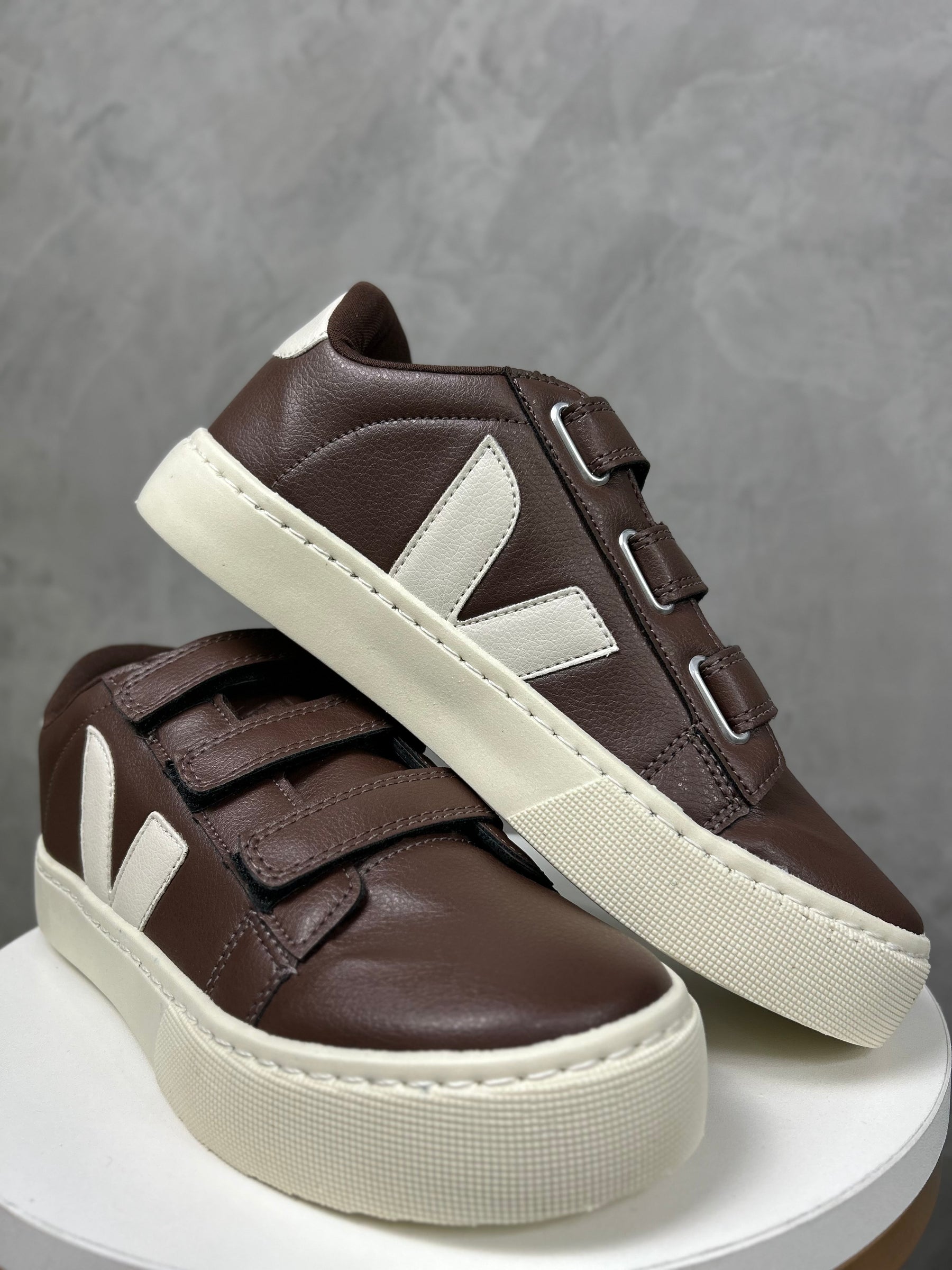 Tênis V Velcro Café - Couro Eco