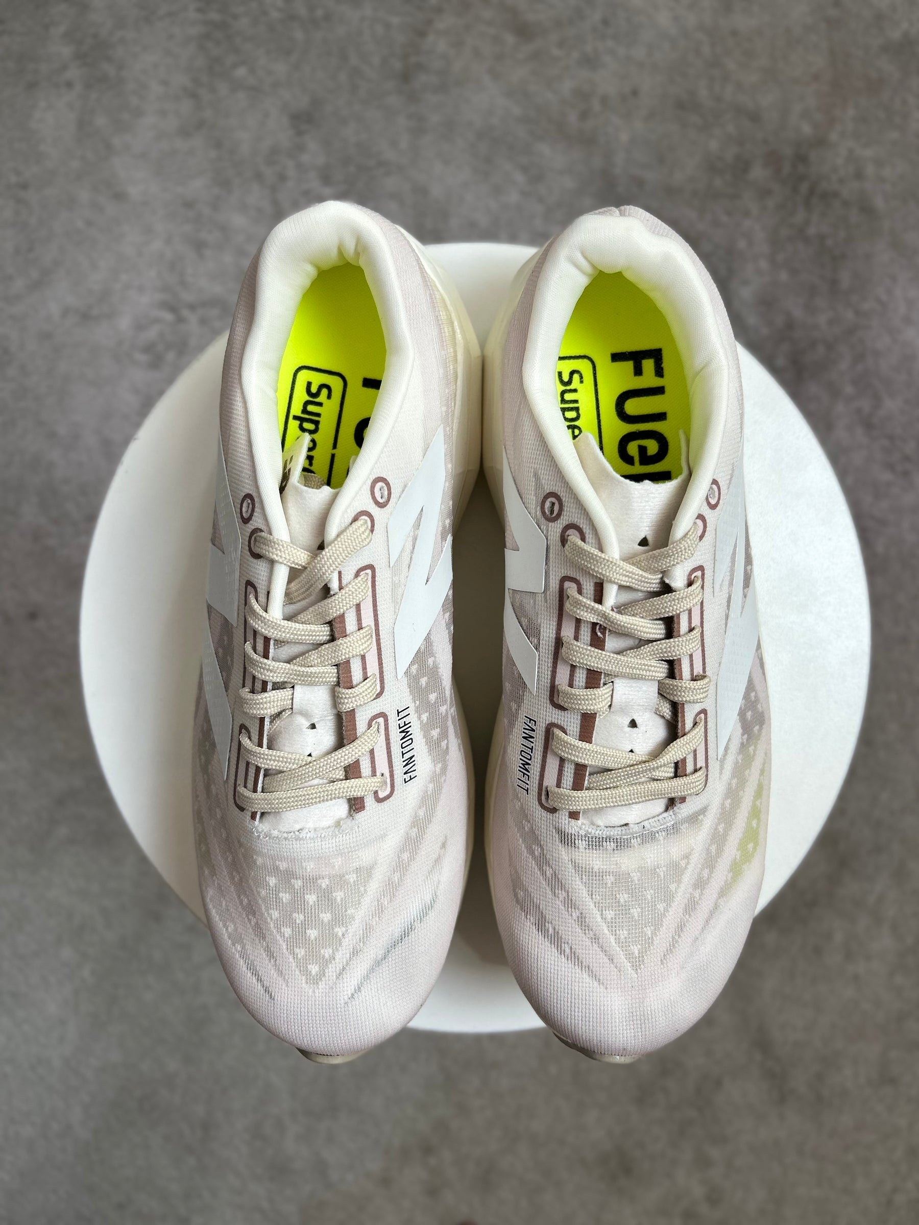 Tênis Nb Fuelcell - Off Nude