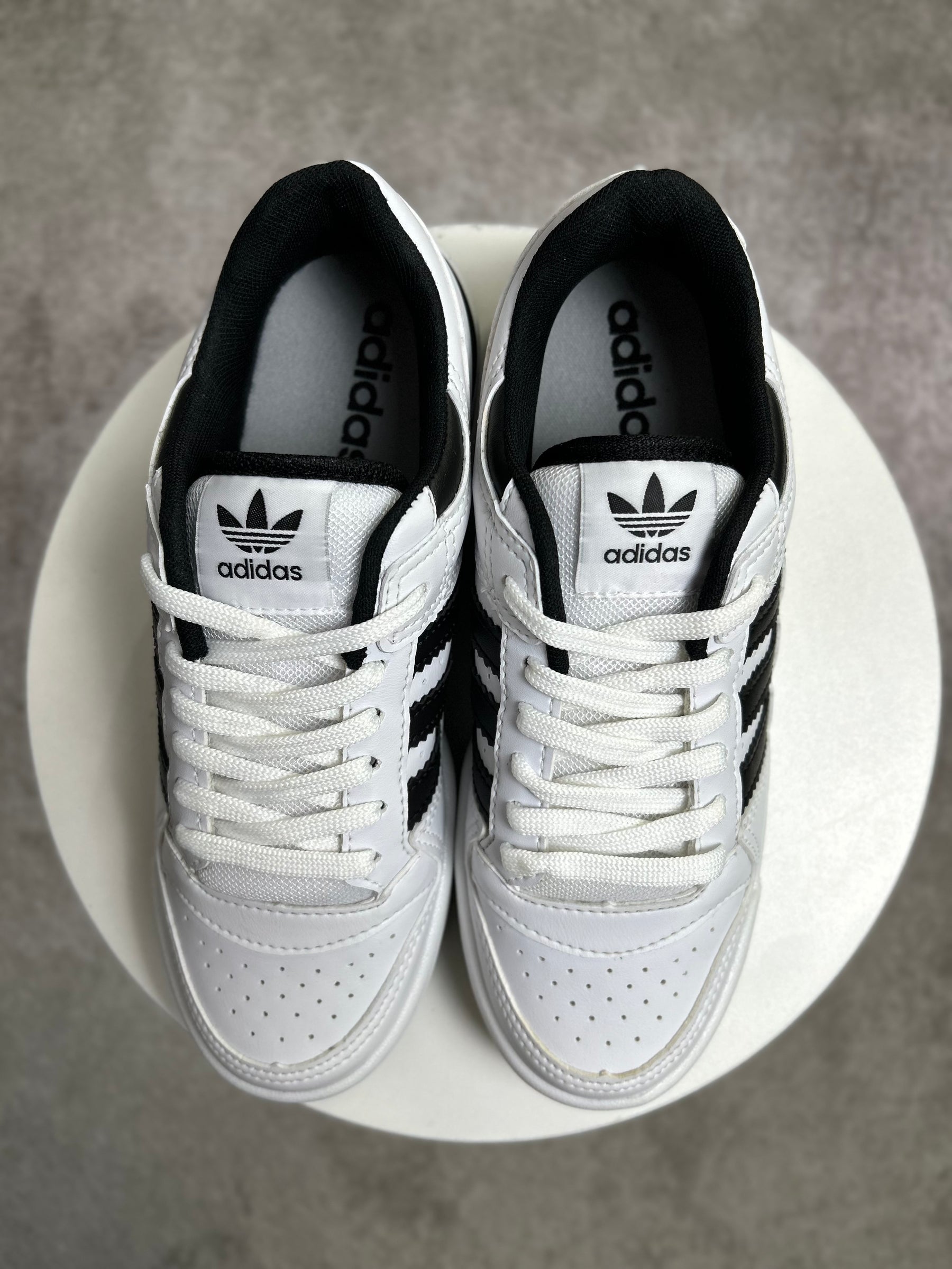 Tênis Fórum - Branco e Preto - Couro Eco