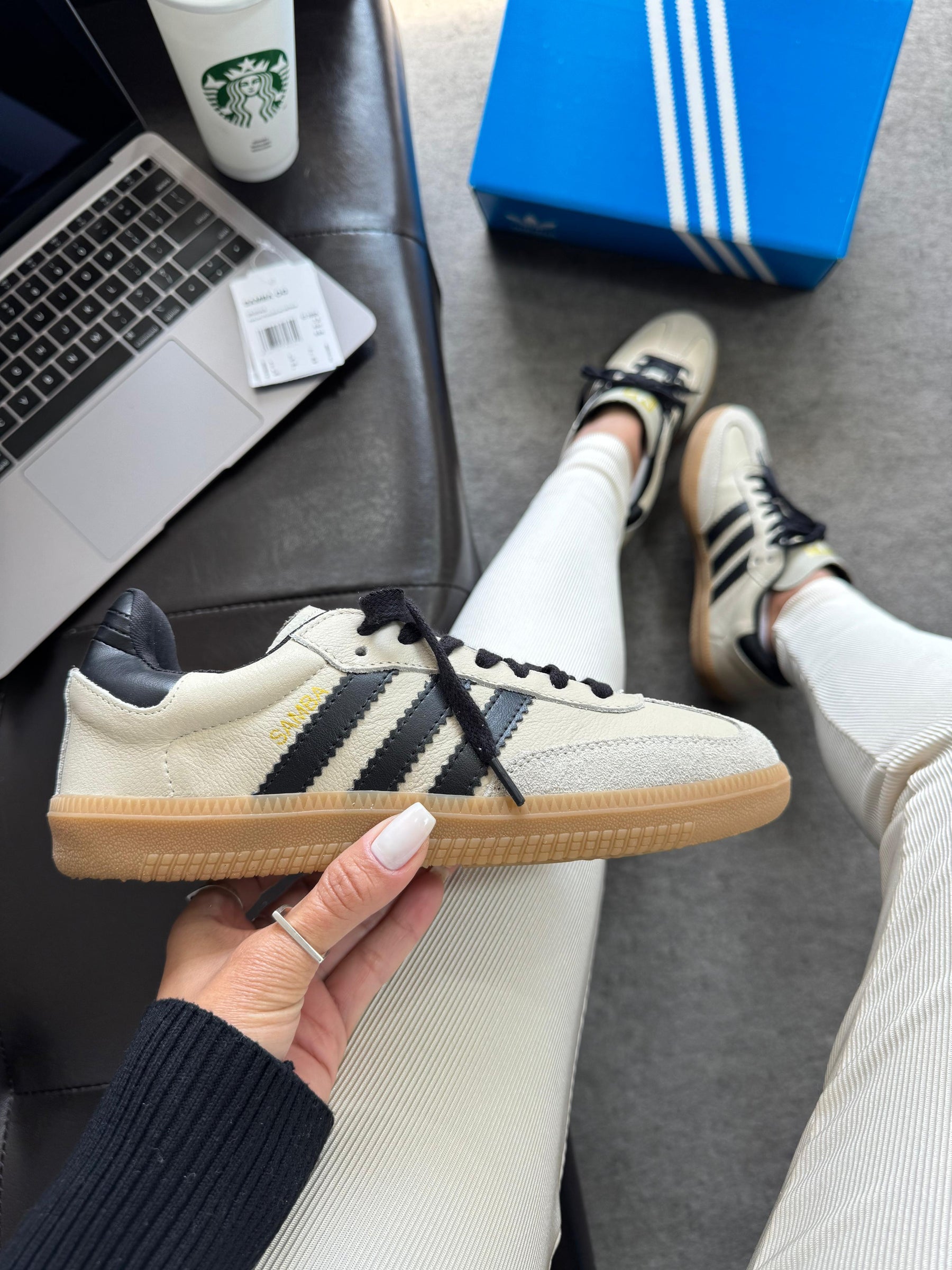 Tênis SMB - Off White com Preto - Couro legítimo