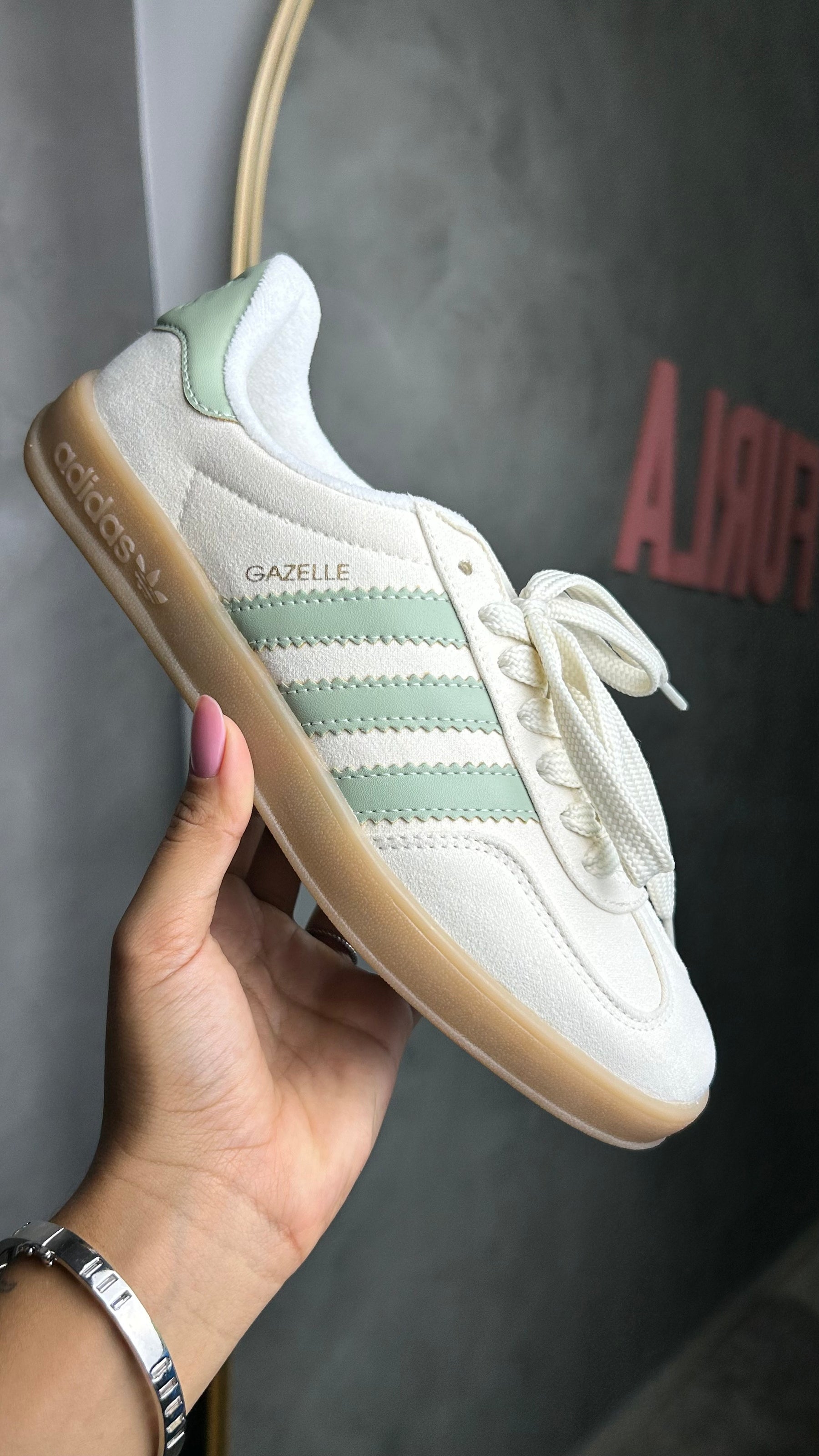 Tênis GZL - Off Verde - Couro Eco