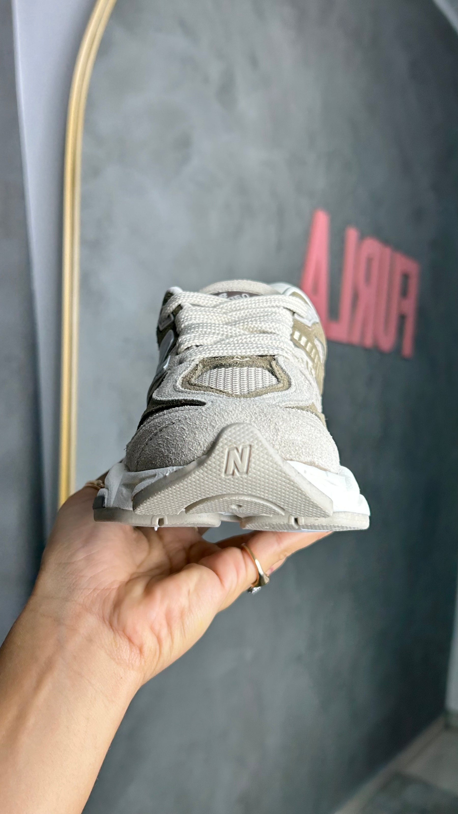 Tênis New 9060 Nude