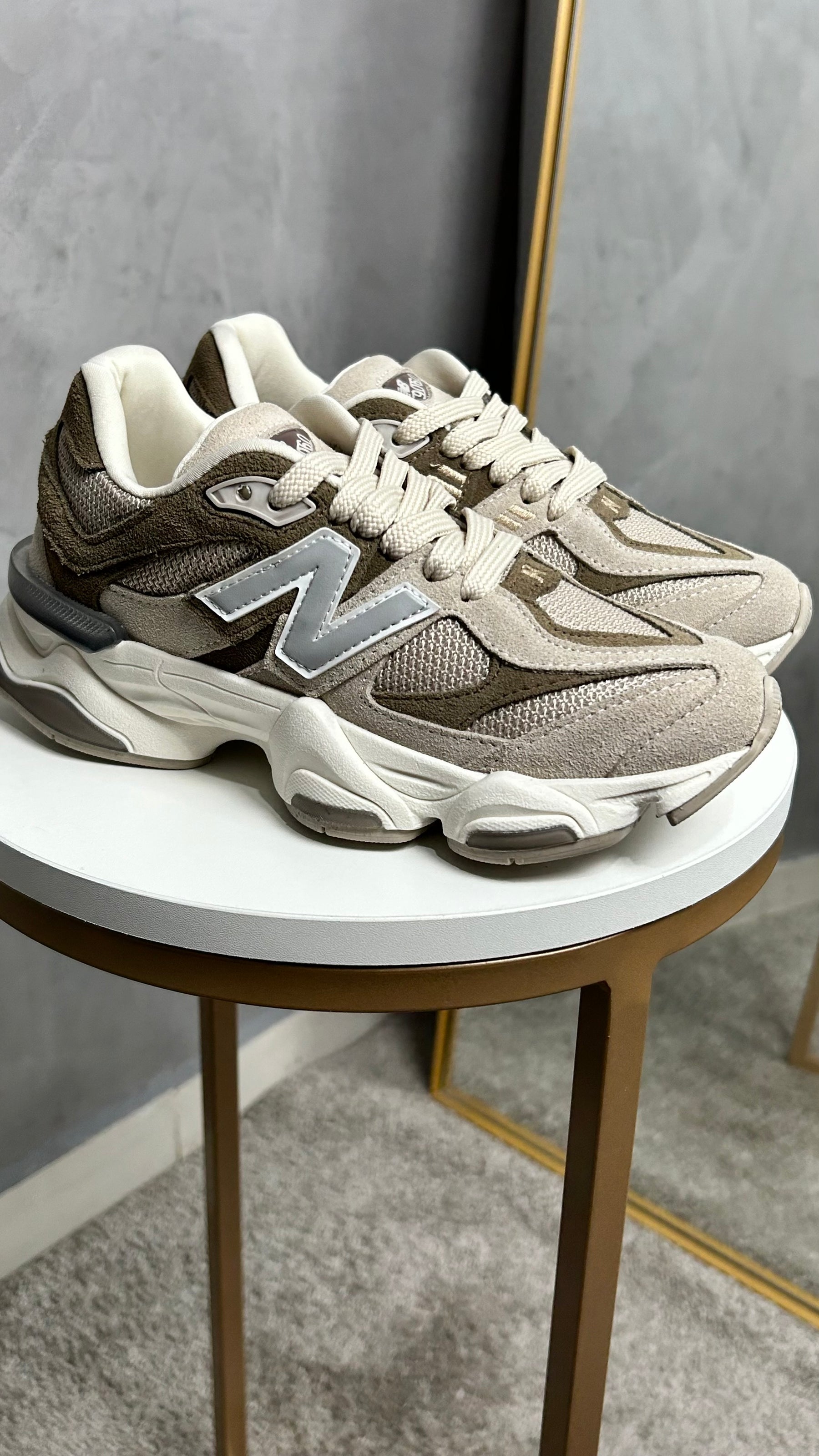 Tênis New 9060 Nude