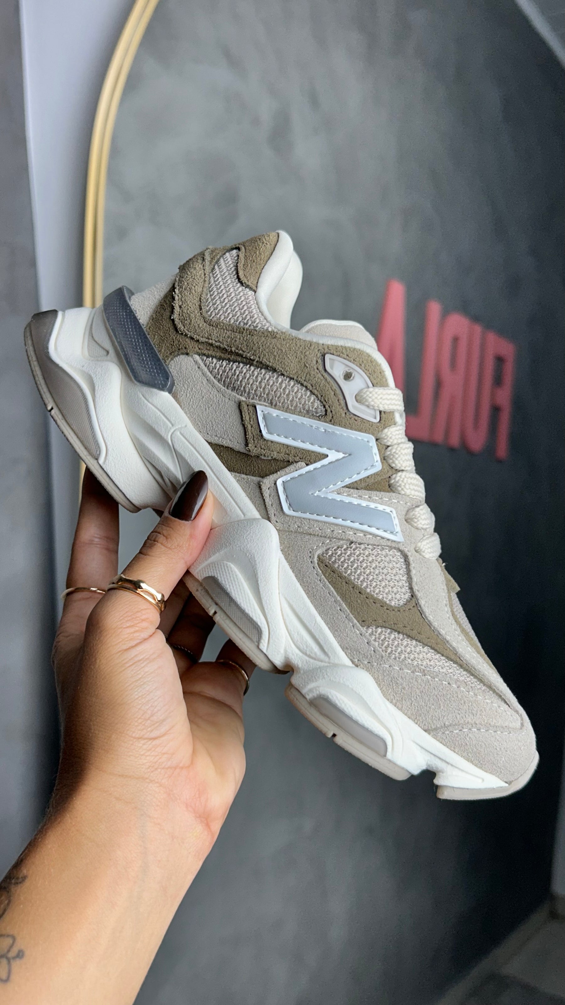 Tênis New 9060 Nude