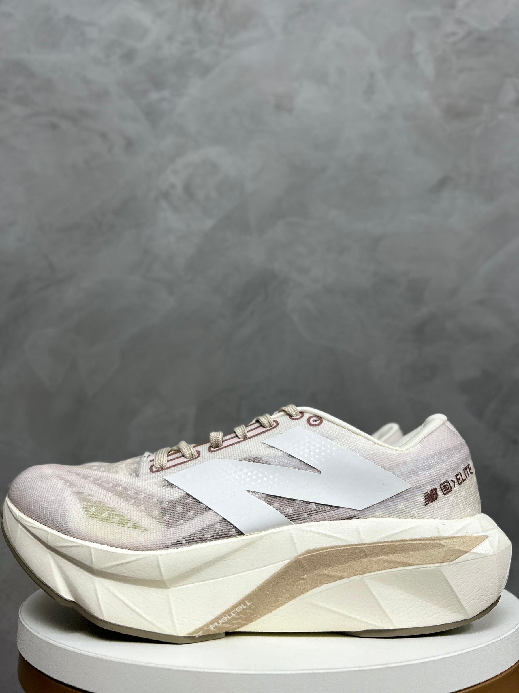 Tênis Nb Fuelcell - Off Nude