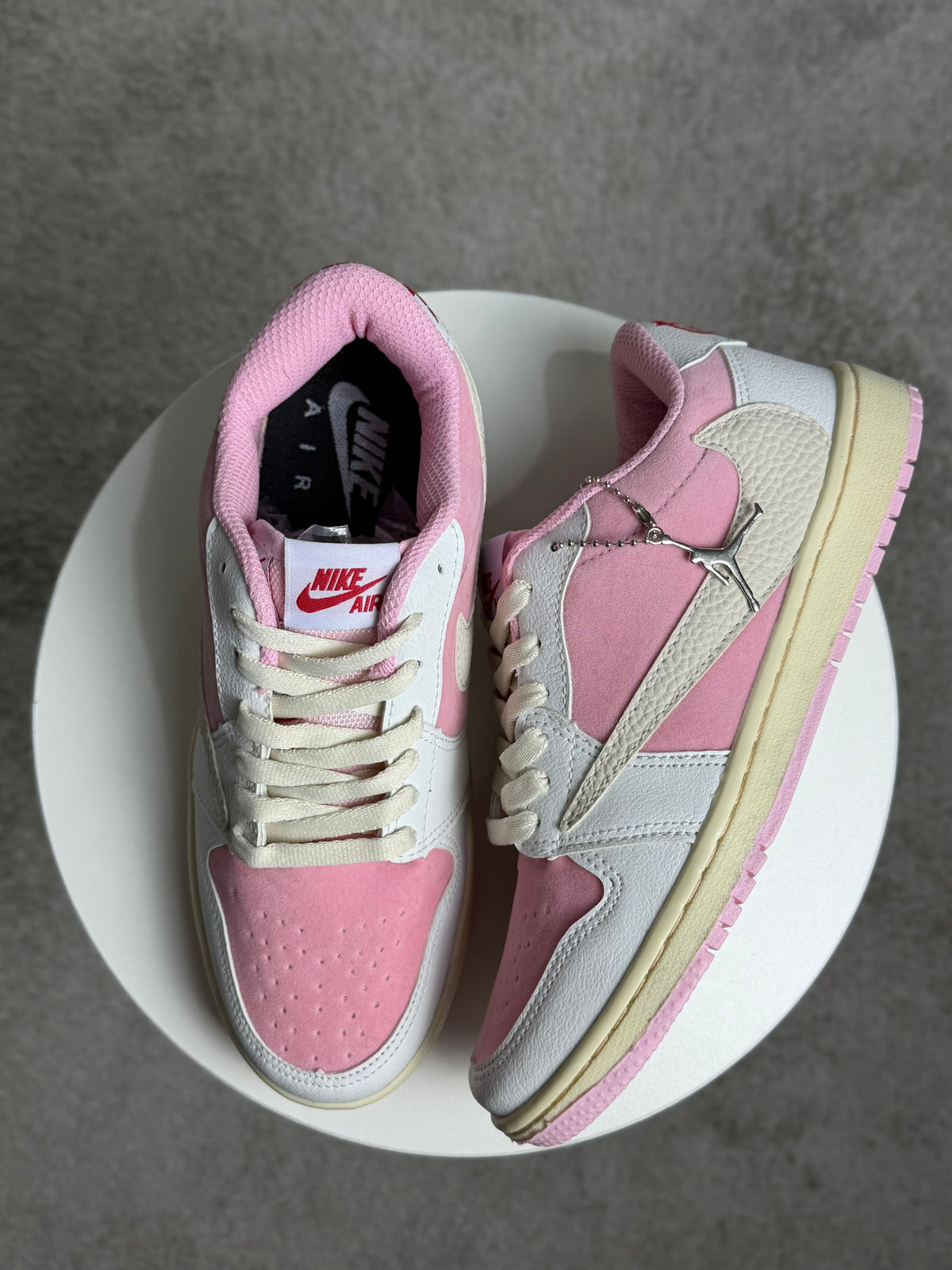 Tênis Air Travis - Creme com Rosa