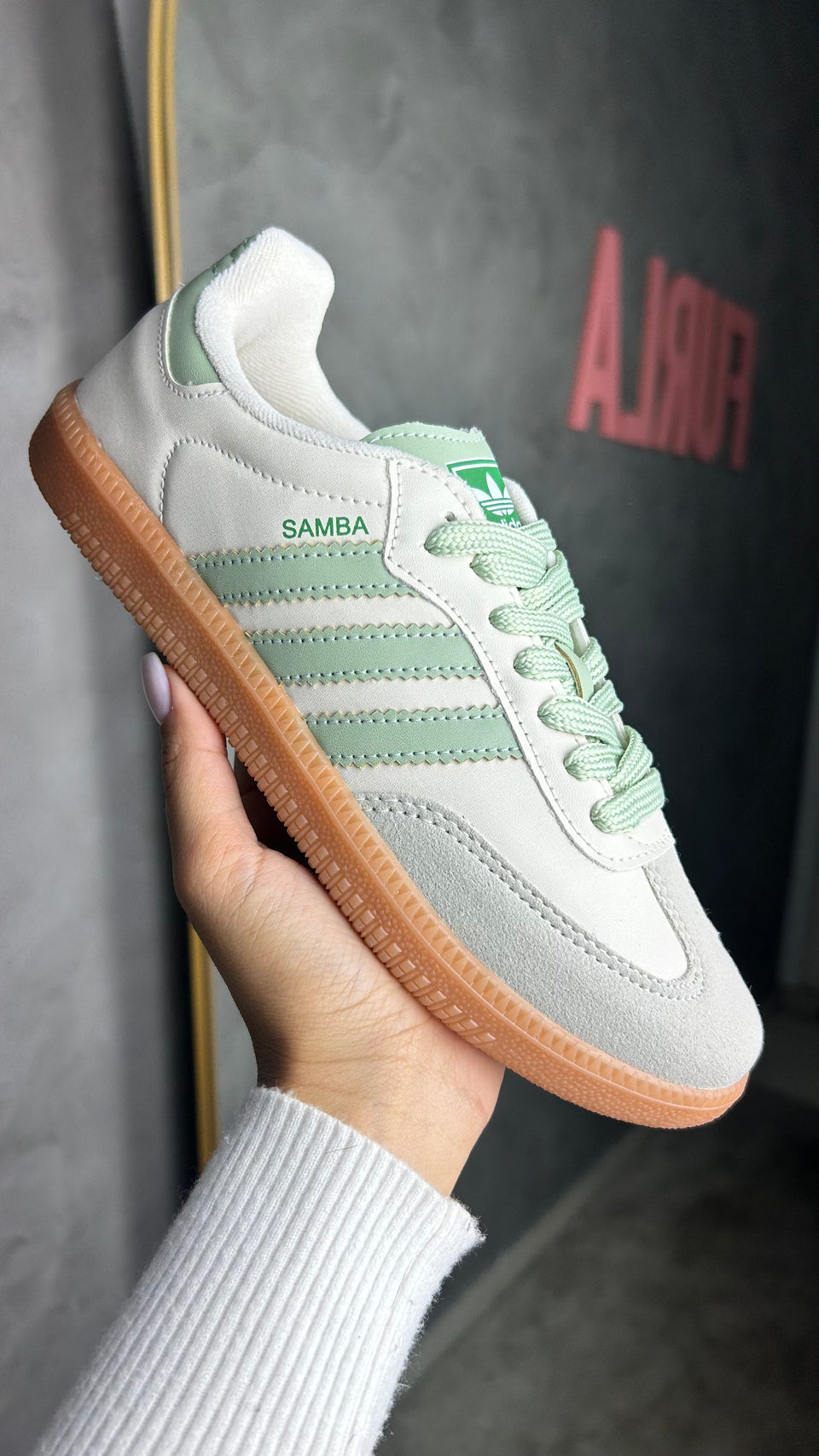 Tênis SMB - Off white e Verde- Couro Eco