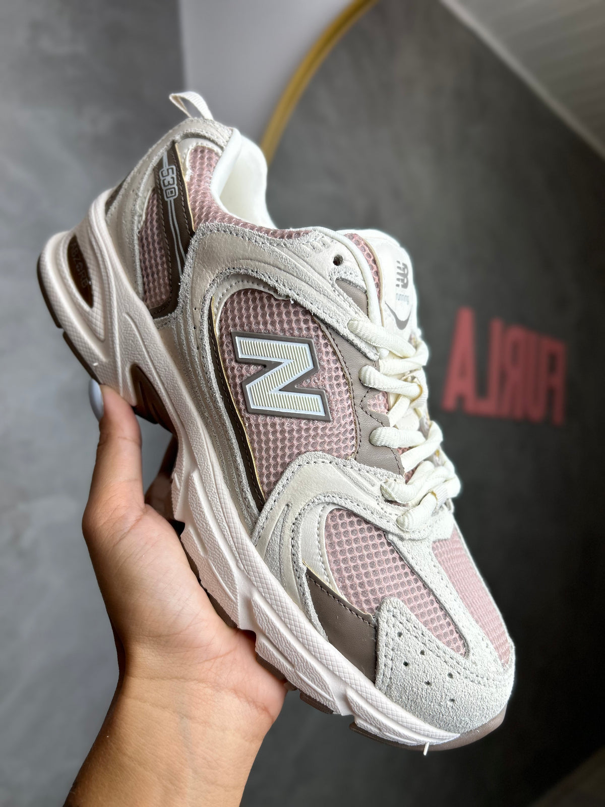 Tênis New 530 Bege/Marrom