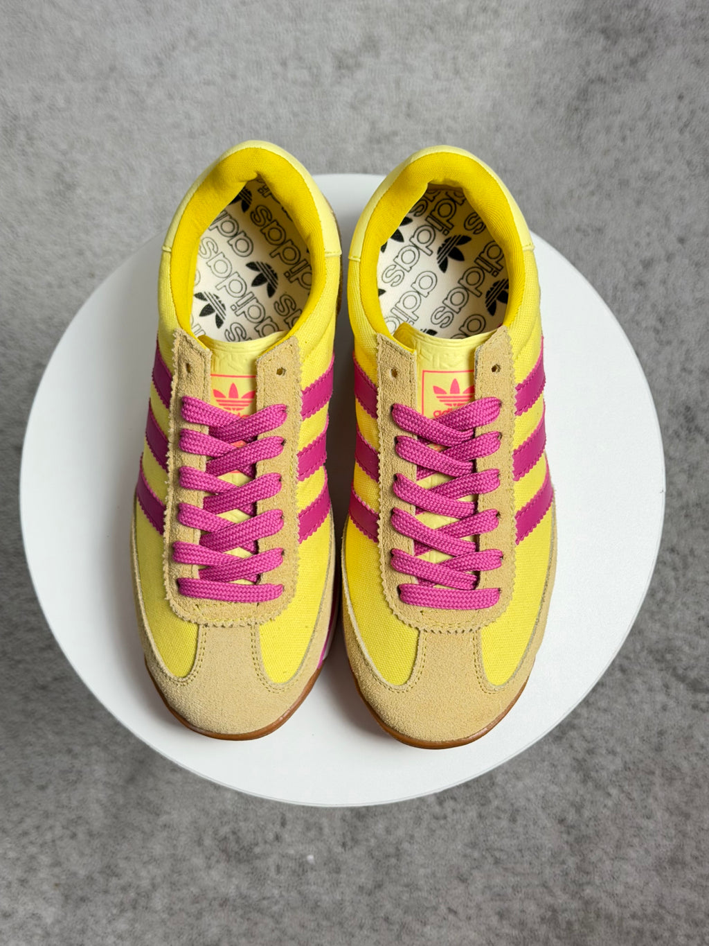 SL72 - Yellow Pink - Couro Legítimo