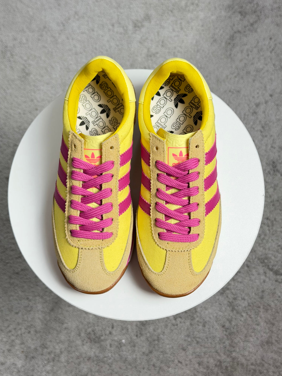 SL72 - Yellow Pink - Couro Legítimo