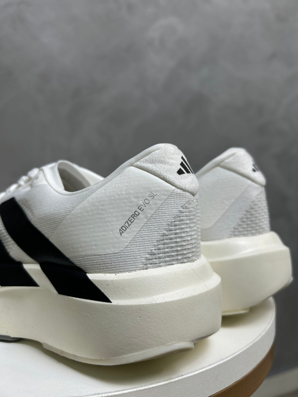 Tênis Adizero Evo - Branco e Preto