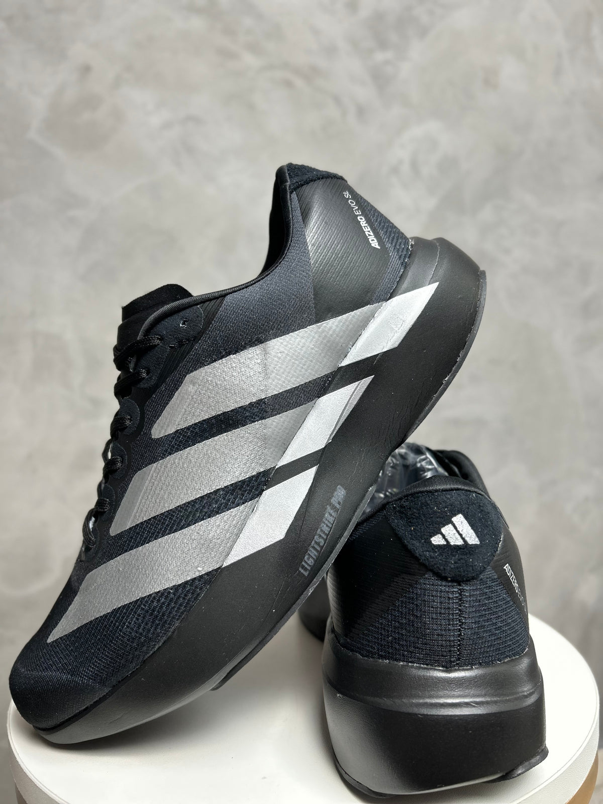 Tênis Adizero Evo - Preto e Prata