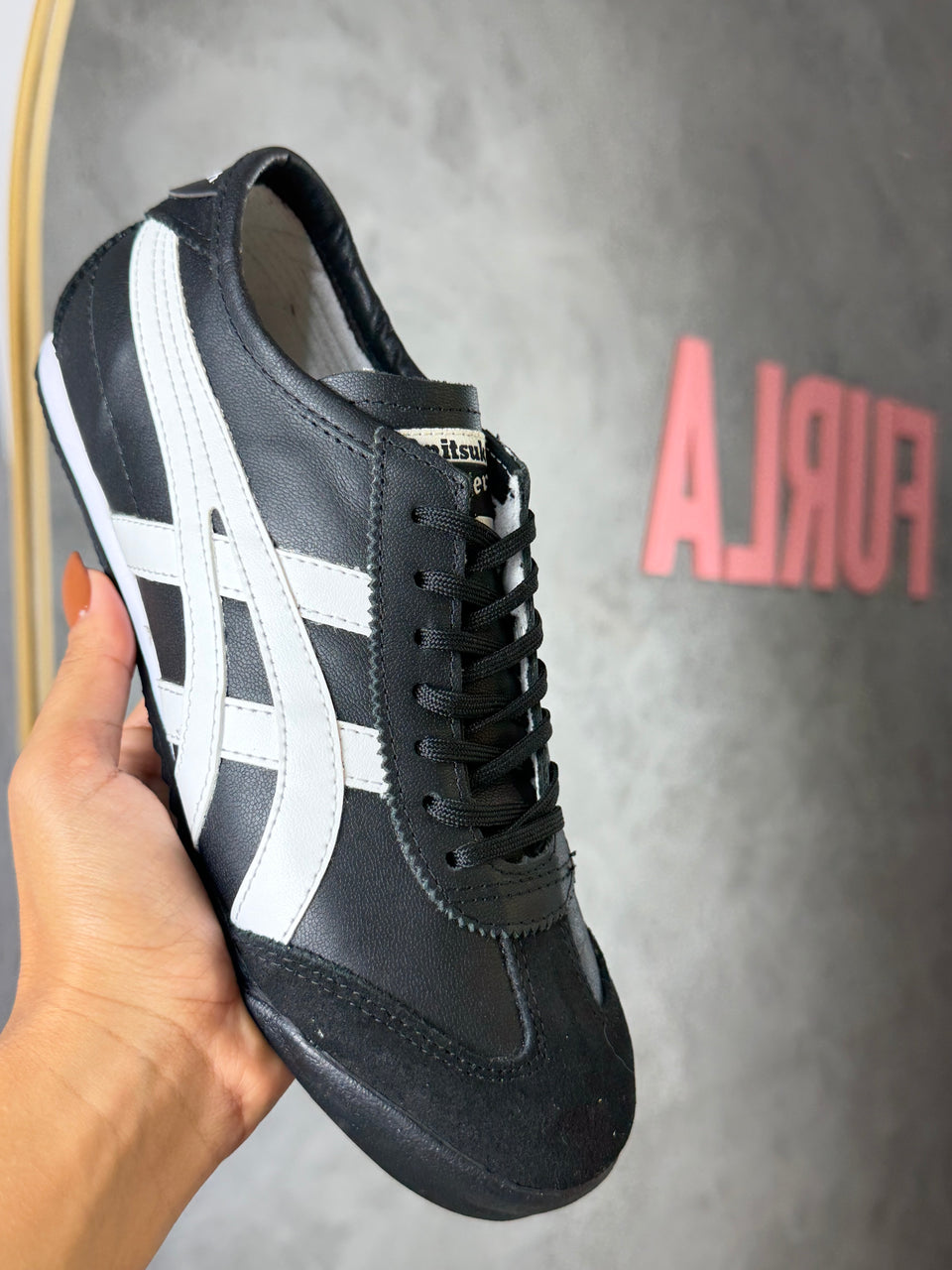 Onit Tiger - México 66 Preto e Branco