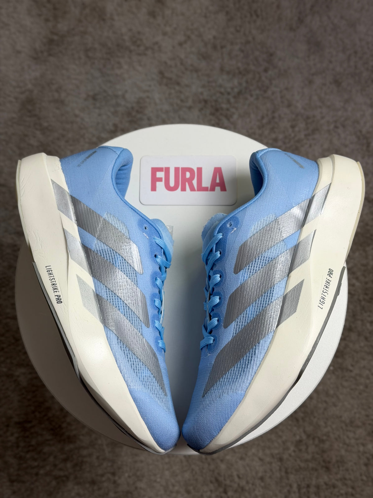 Tênis Adizero Azul e Prata