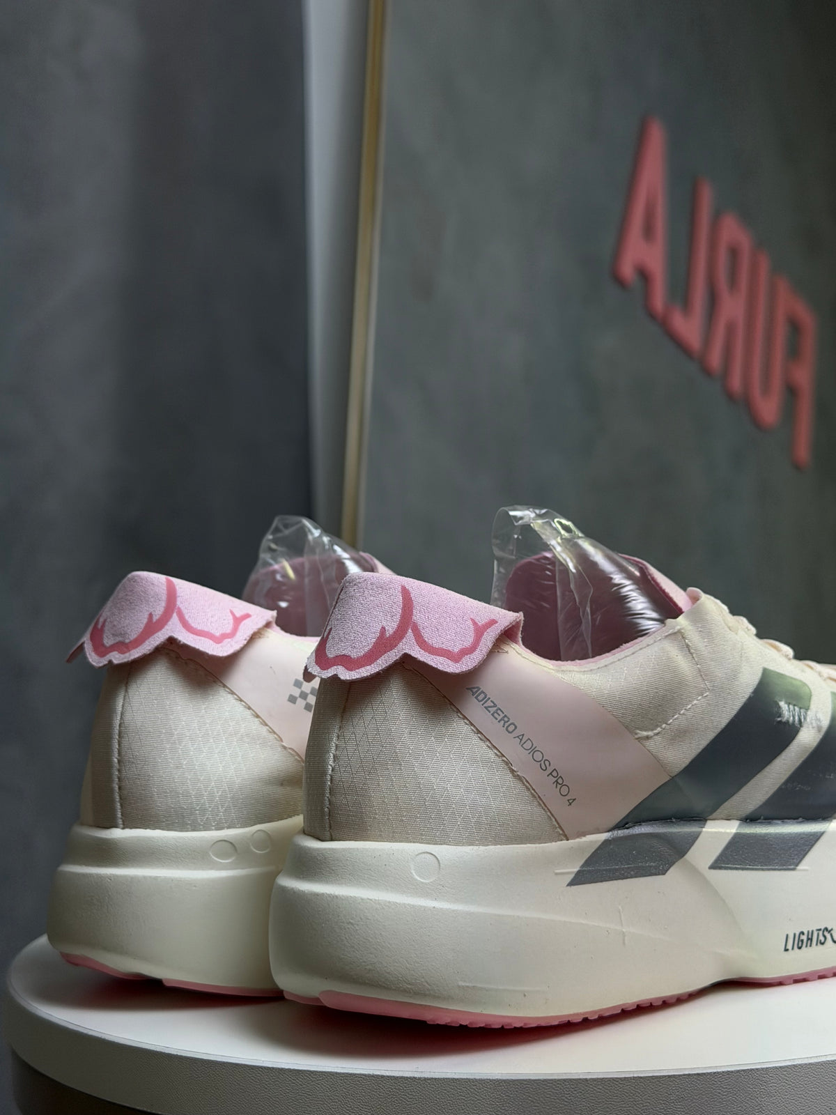 Tênis Adizero Pro4 - Branco/Prata/Rosa
