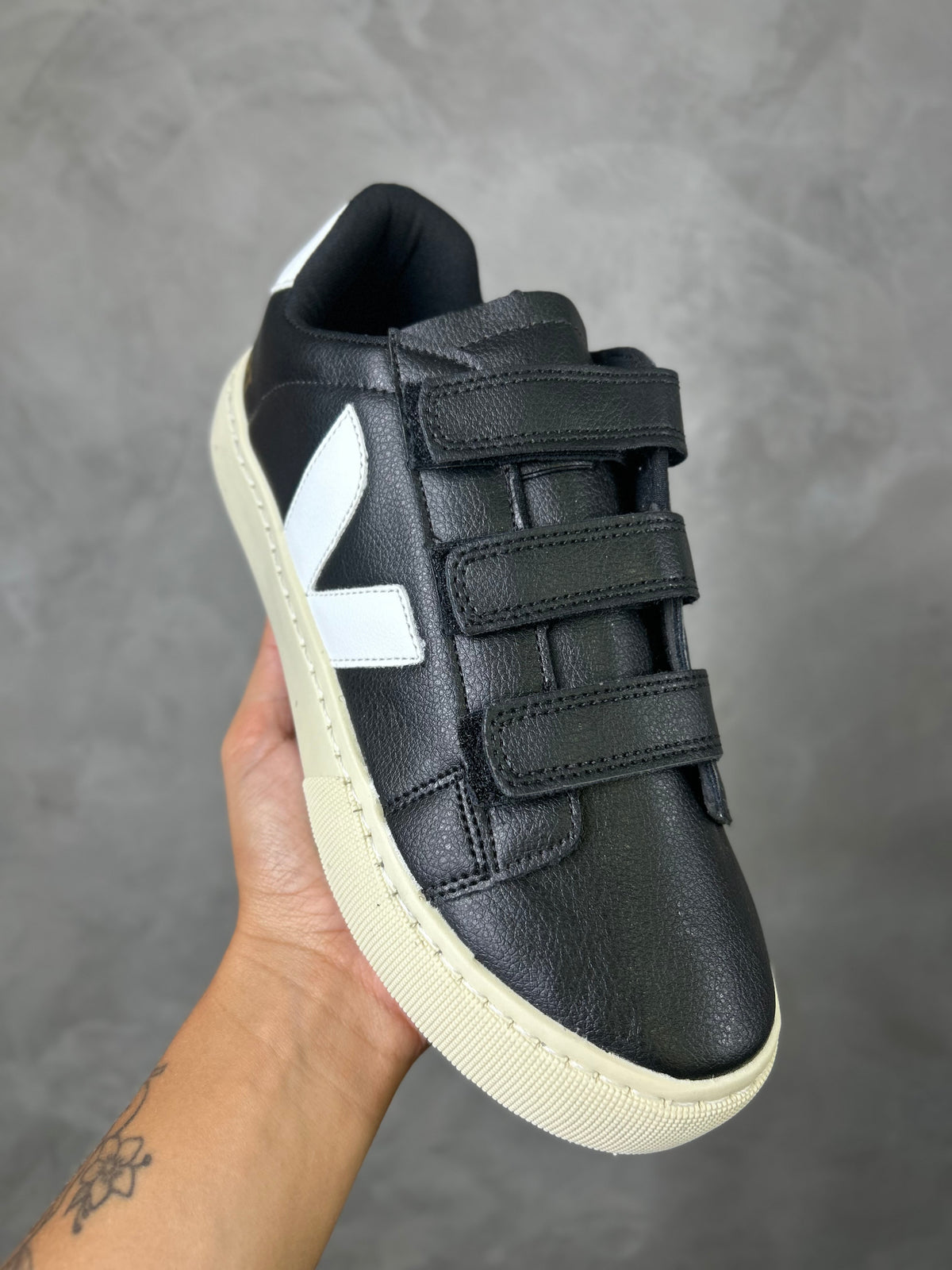 Tênis V Velcro Preto - Couro Eco