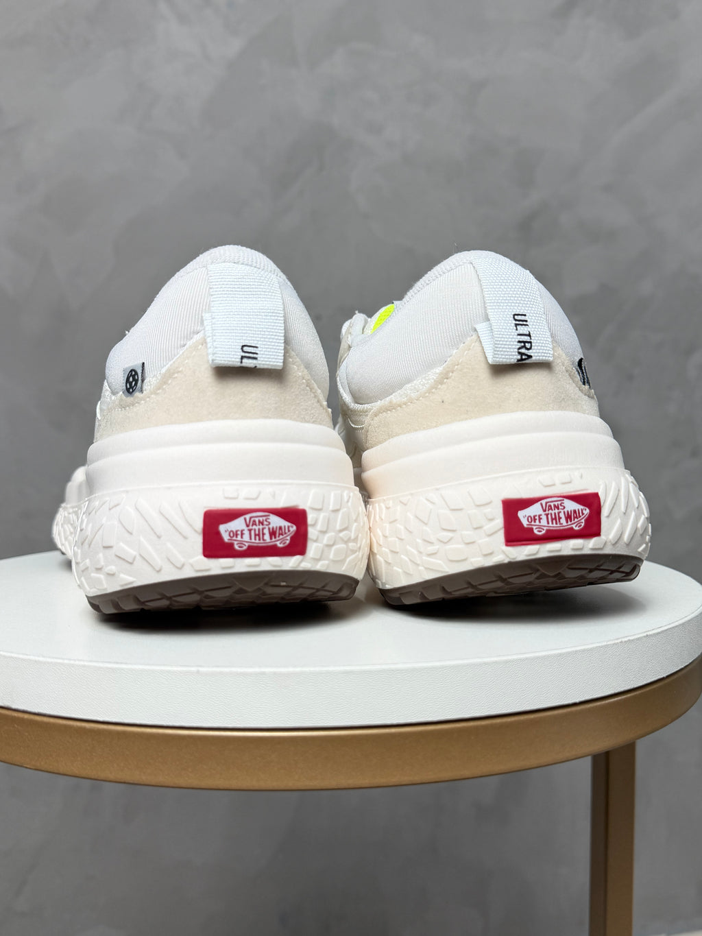 Tênis Ultrarange Neo Branco e Off