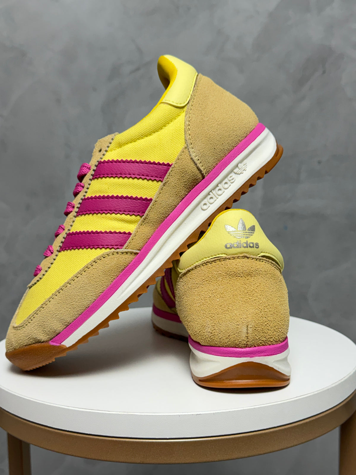 SL72 - Yellow Pink - Couro Legítimo