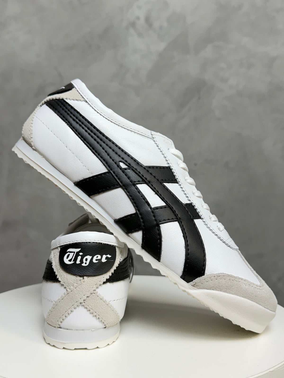 Onit Tiger - México 66 Branco e Preto