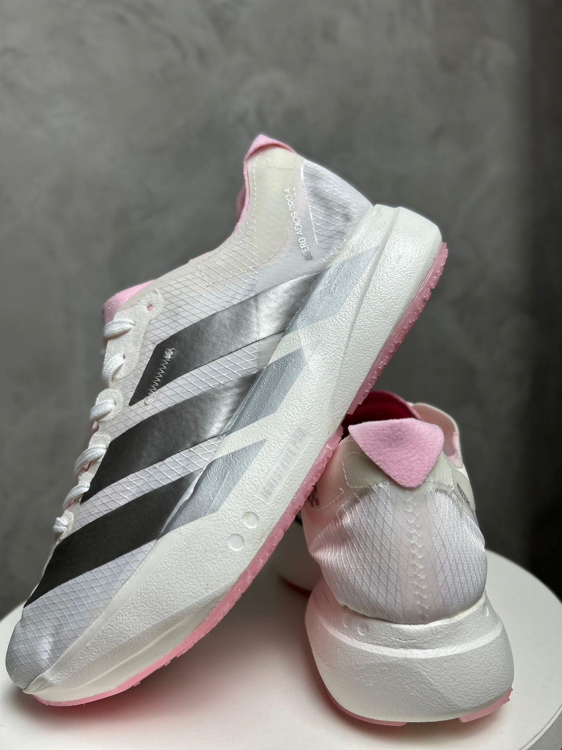Tênis Adizero Pro4 - Branco/Prata/Rosa