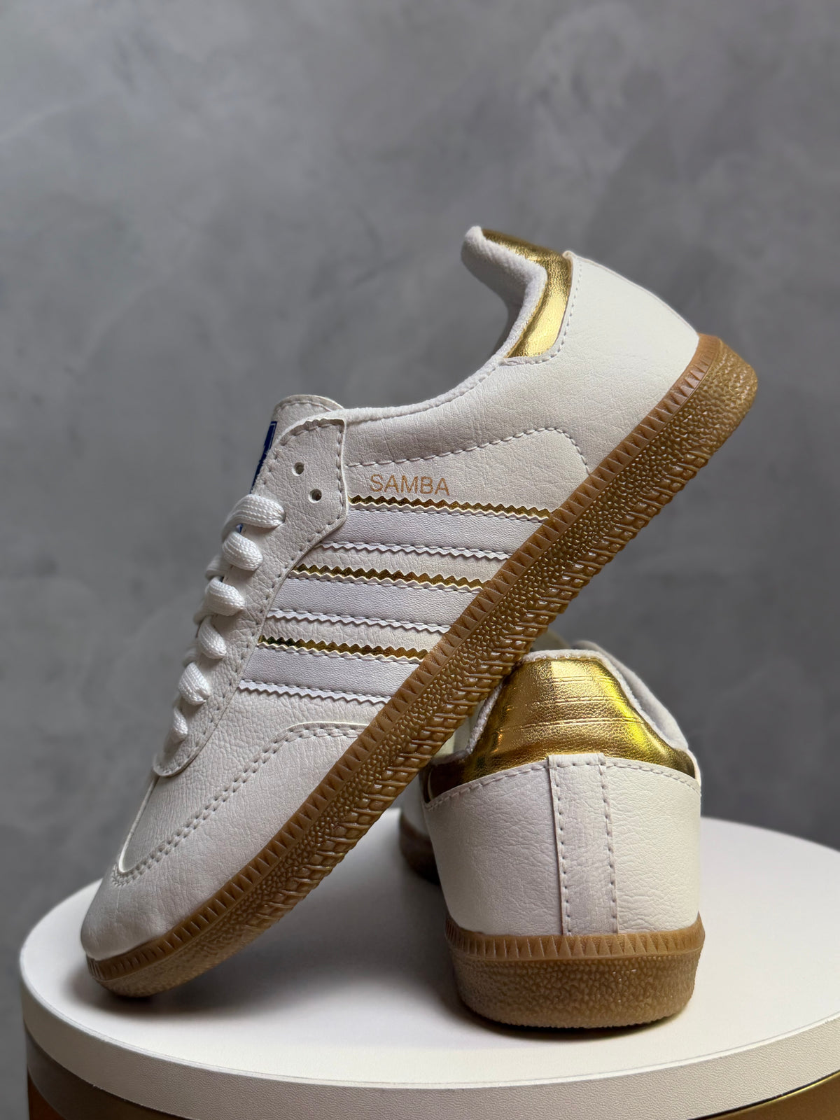 Tênis SMB - Branco e Dourado - Couro Eco