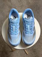 Tênis Adizero Azul e Prata