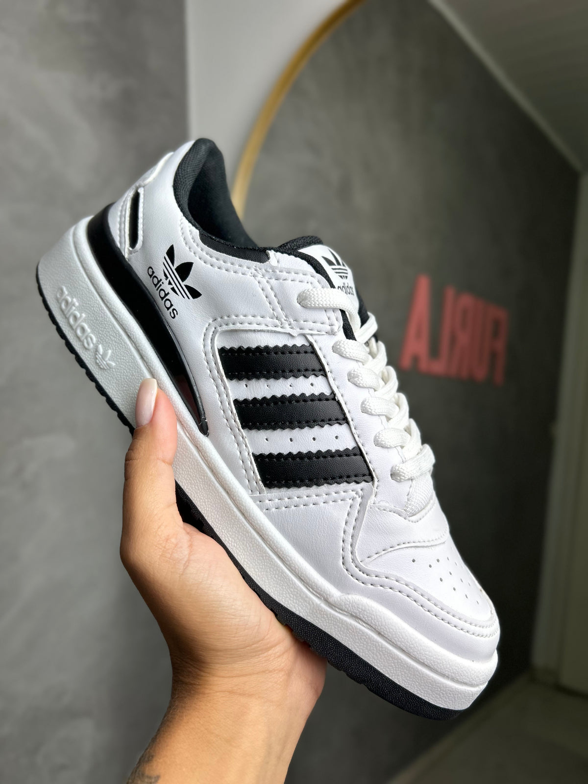 Tênis Fórum - Branco e Preto - Couro Eco