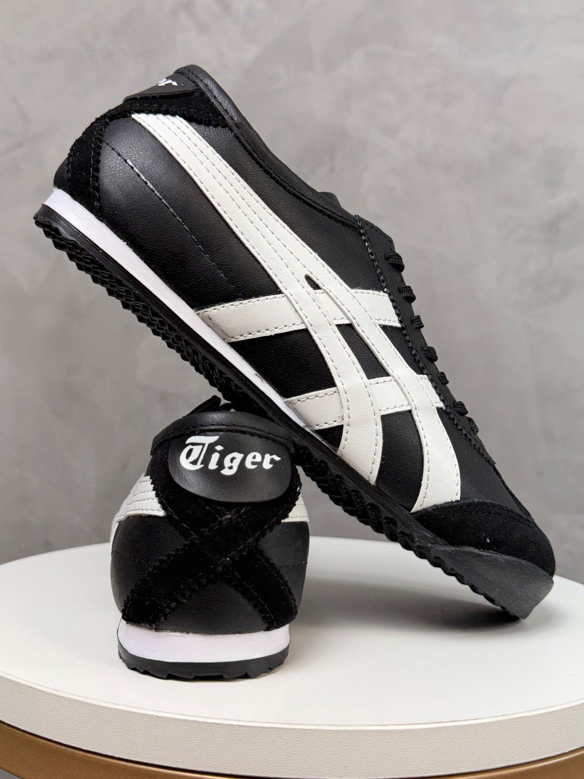 Onit Tiger - México 66 Preto e Branco