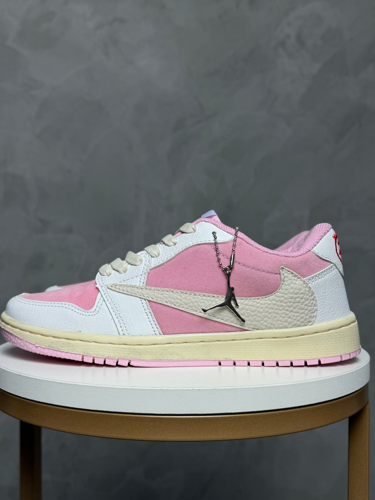 Tênis Air Travis - Creme com Rosa